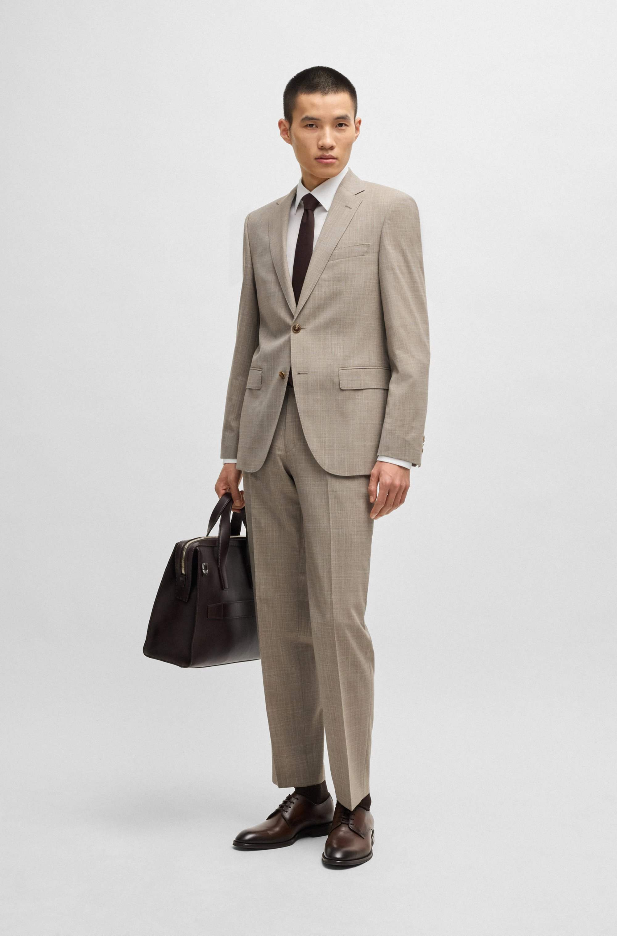 Italian-made Derby shoes in leather with ornamental stitching