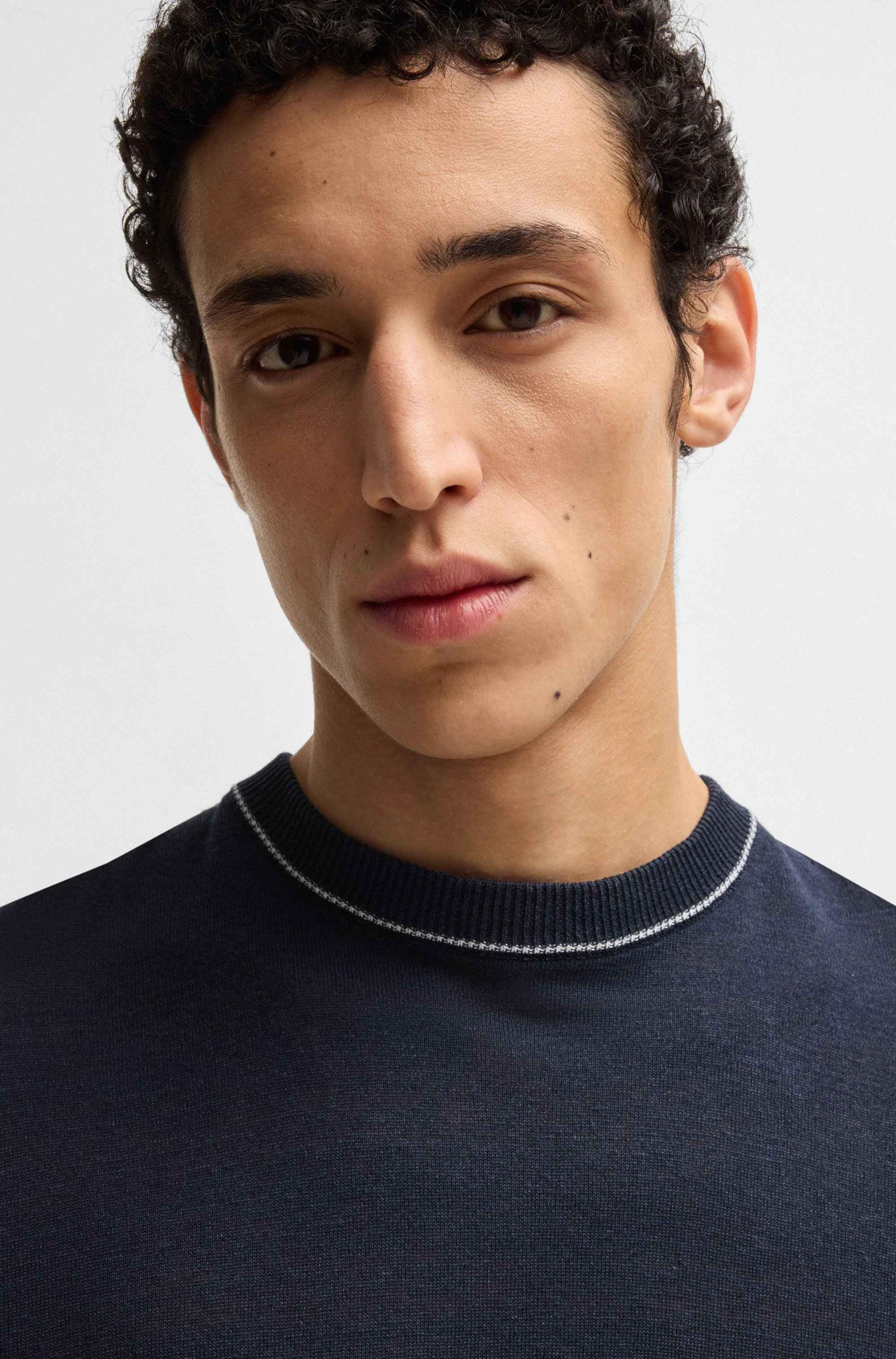 Linen-blend knit sweatshirt with tipping