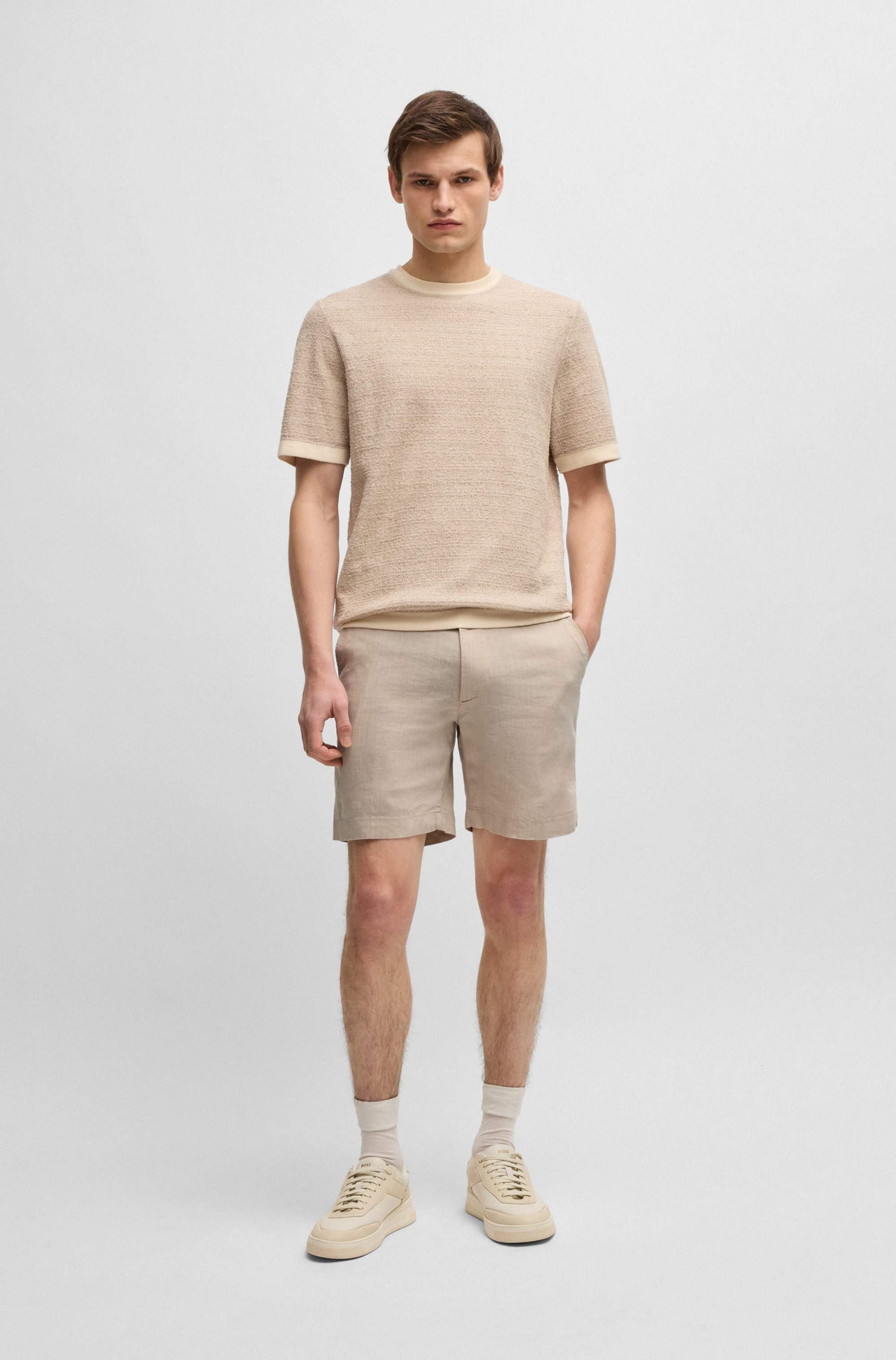 Regular-fit shorts in a linen blend with drawcord
