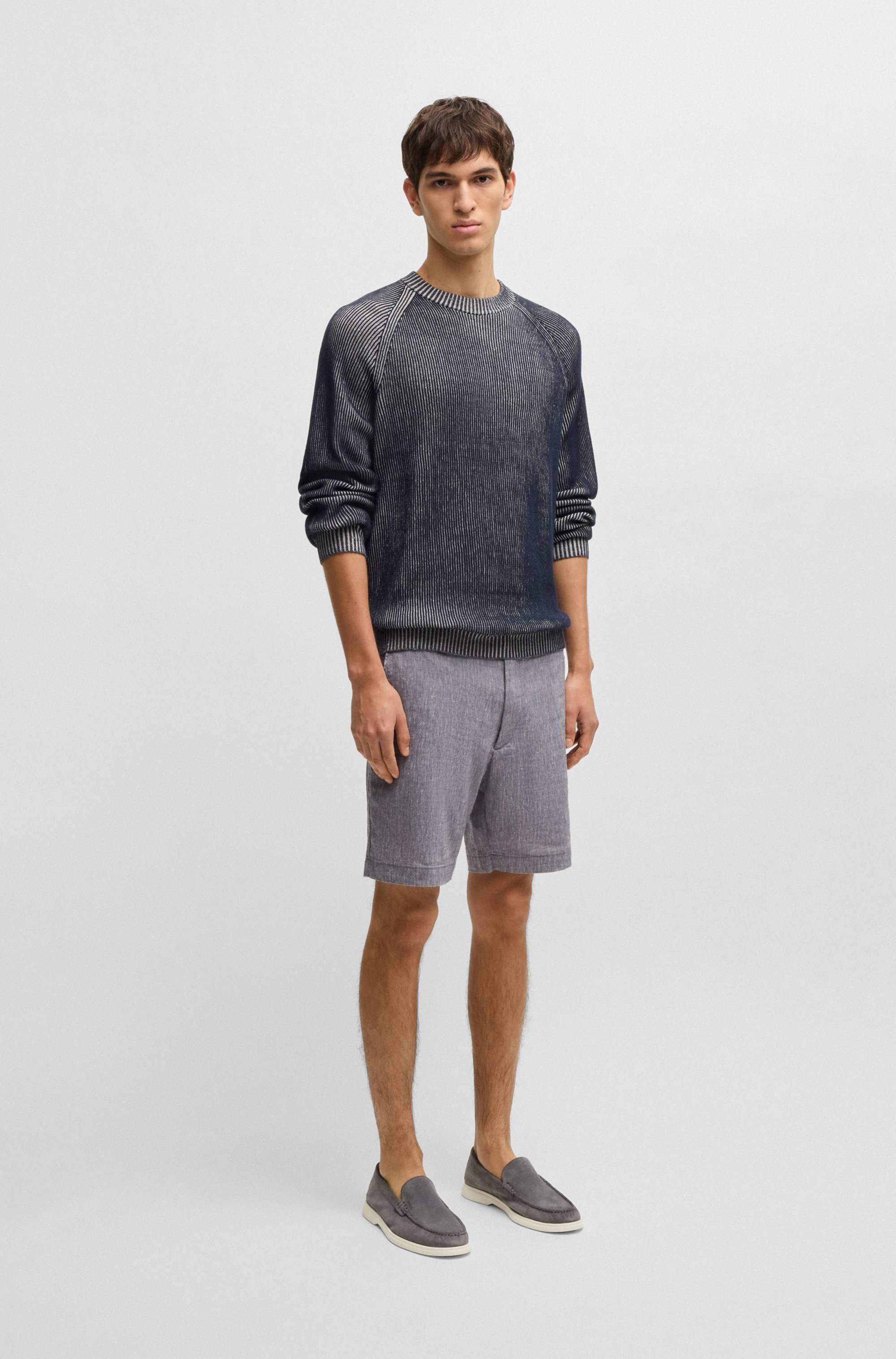 Regular-fit shorts in a linen blend with drawcord