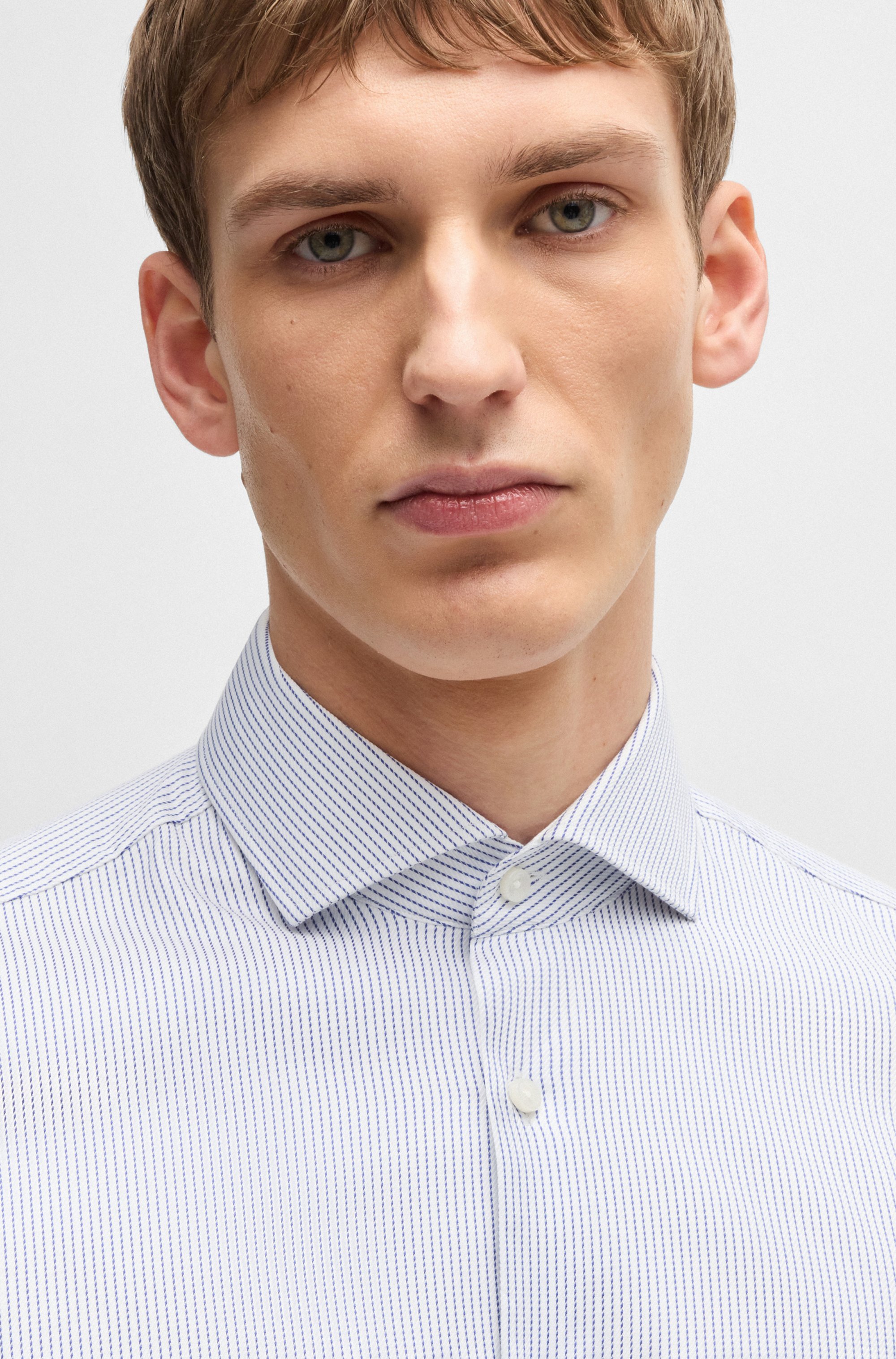 Slim-fit shirt in easy-iron striped cotton