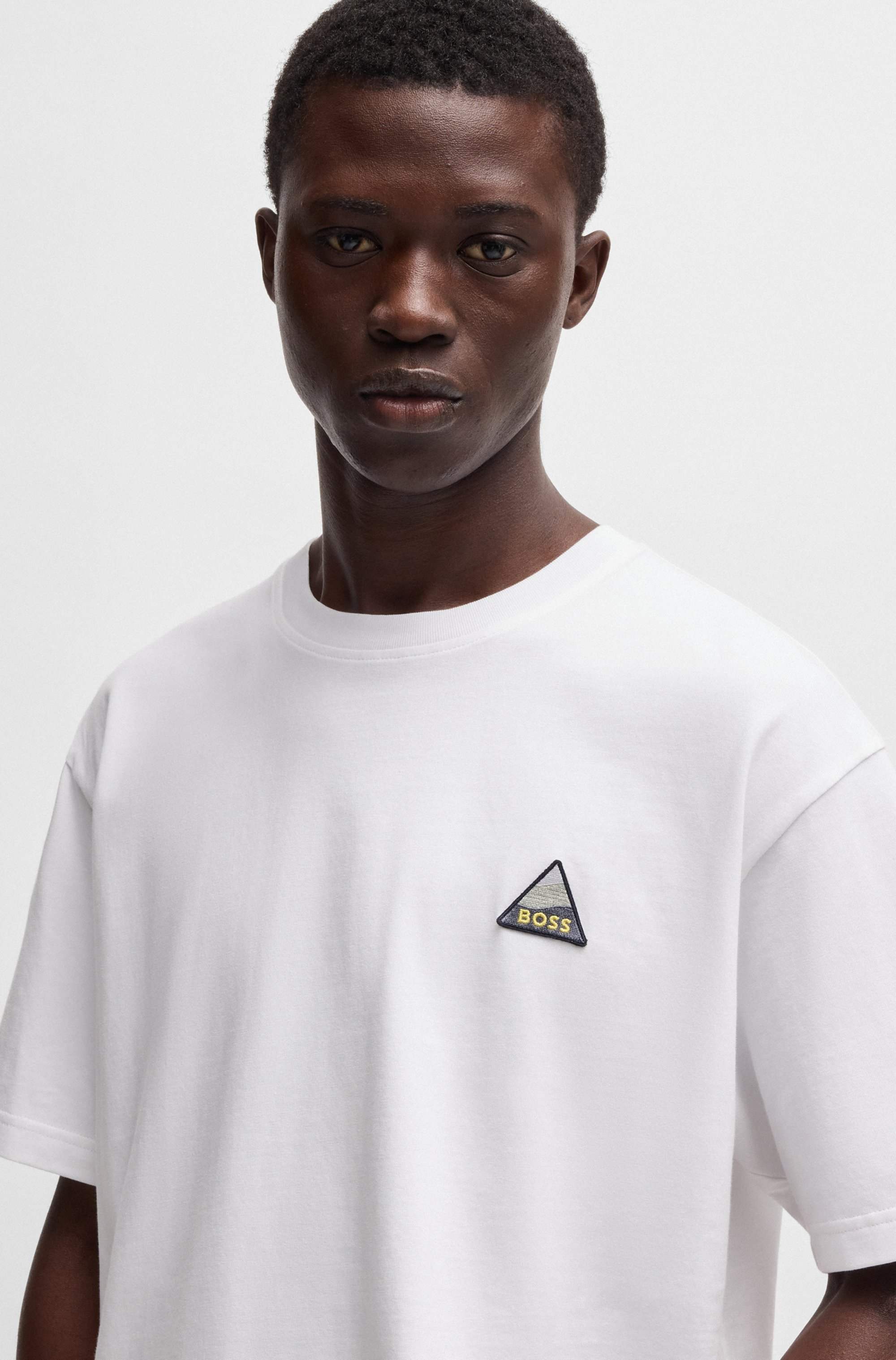 Relaxed-fit T-shirt in cotton with logo patch