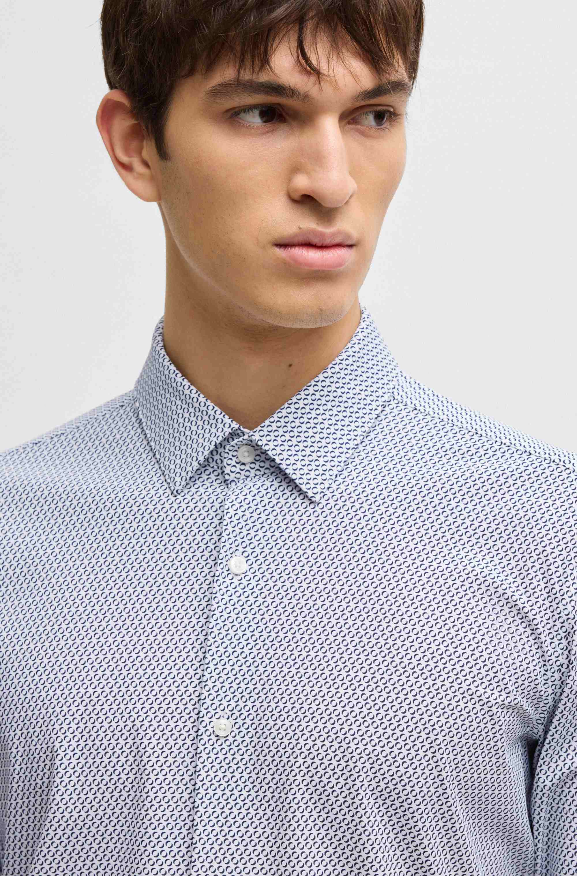 Slim-fit shirt in printed performance-stretch jersey