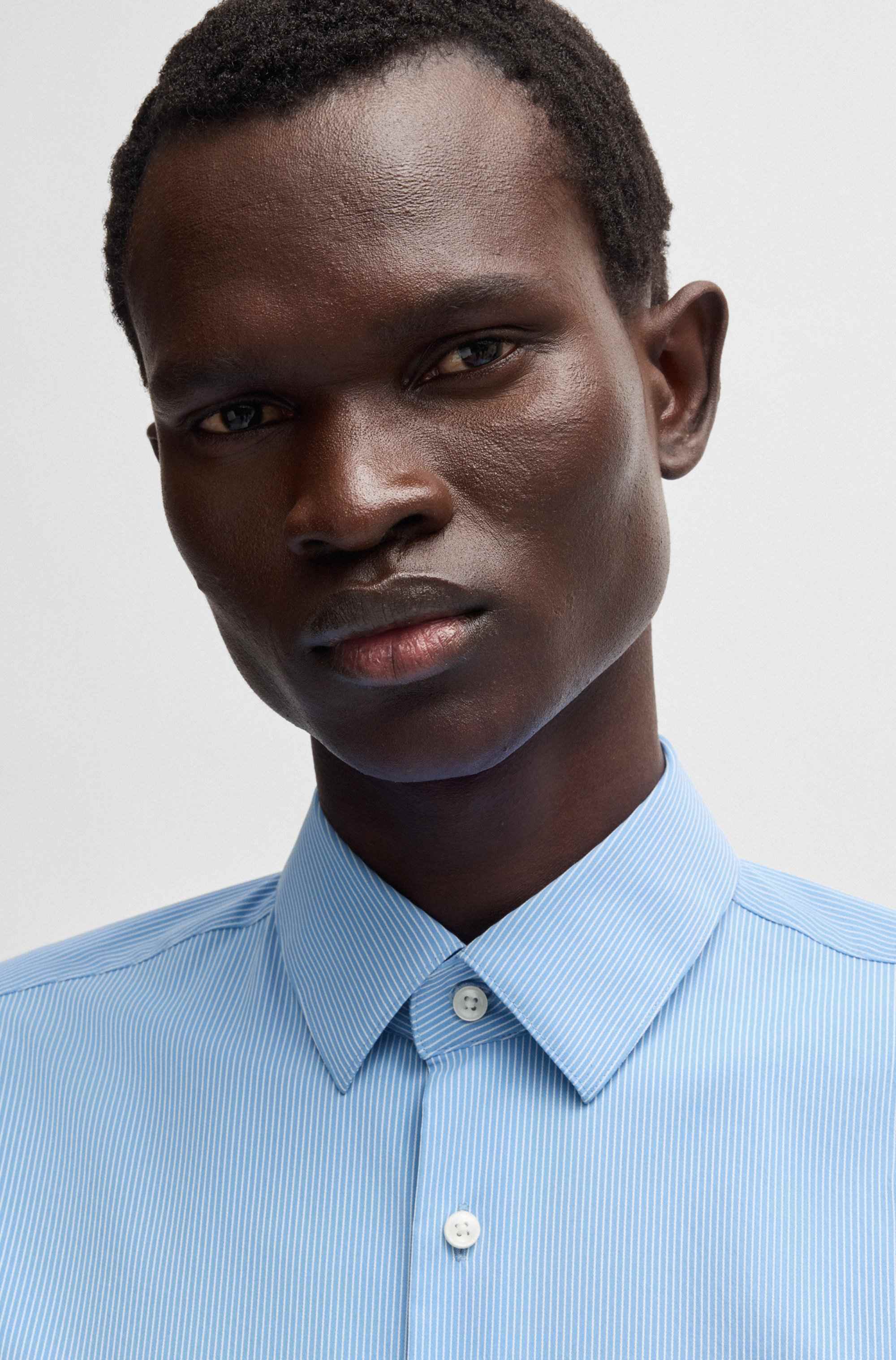 Slim-fit shirt in striped performance-stretch fabric