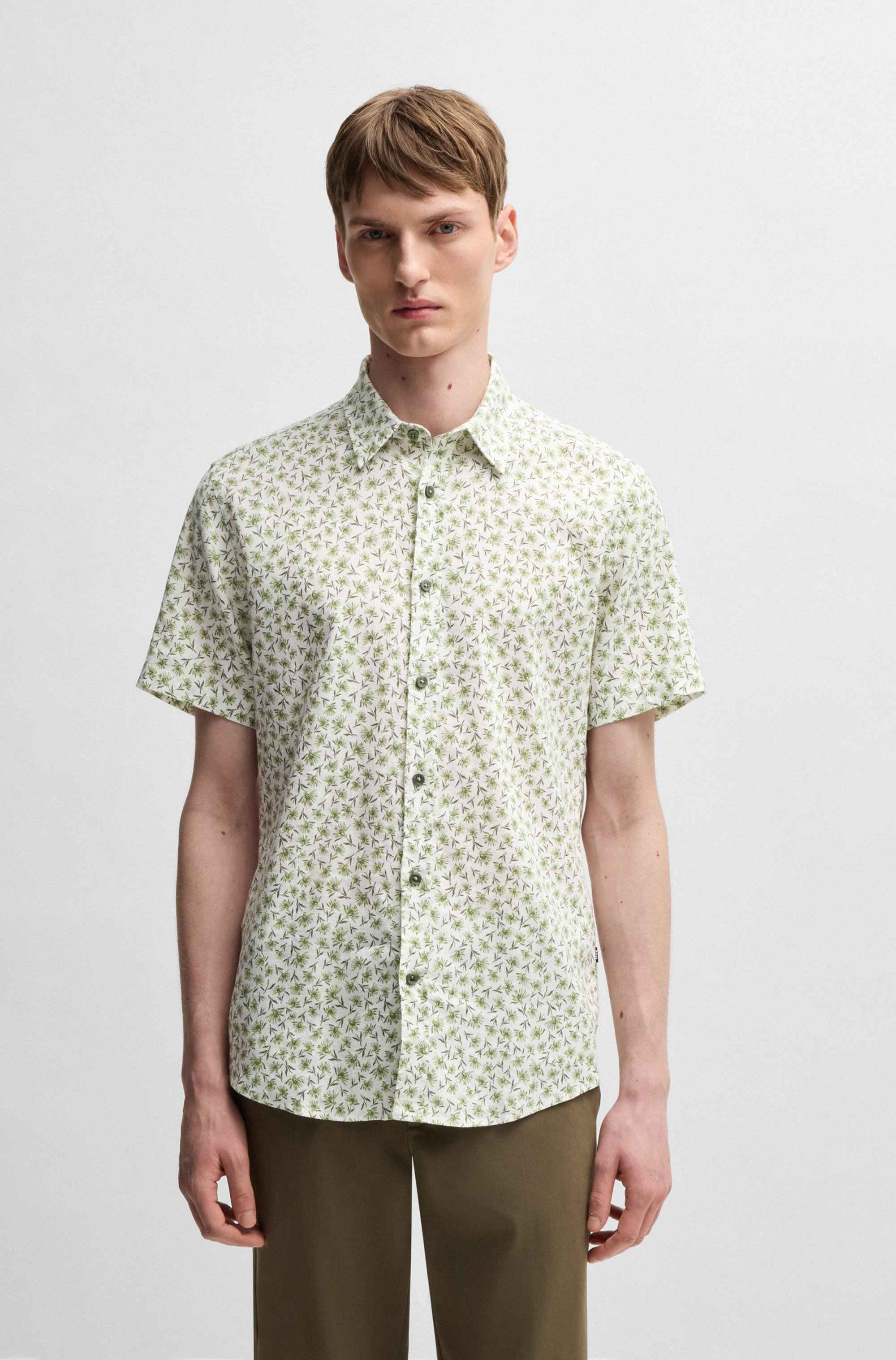 Slim-fit shirt in floral-print stretch linen