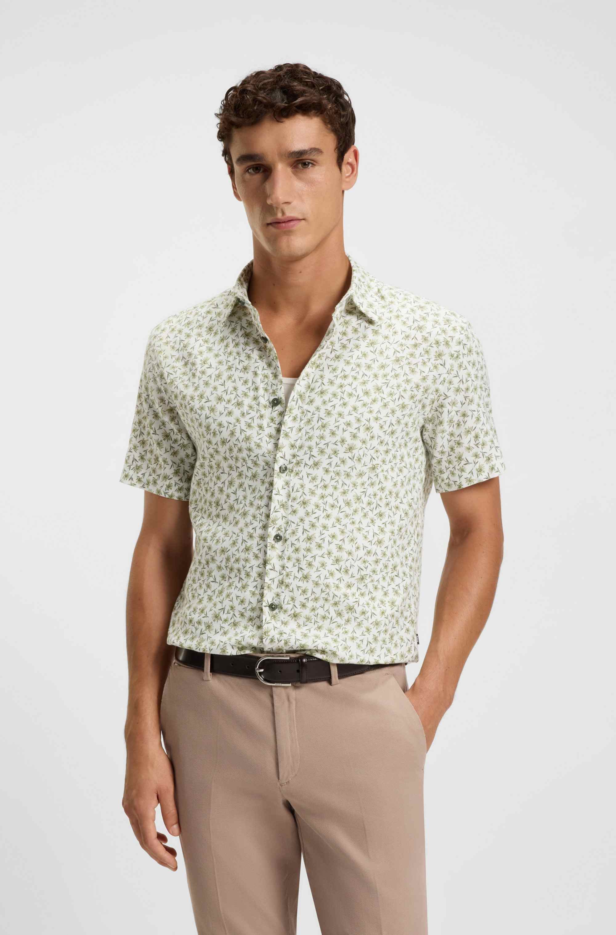 Slim-fit shirt in floral-print stretch linen