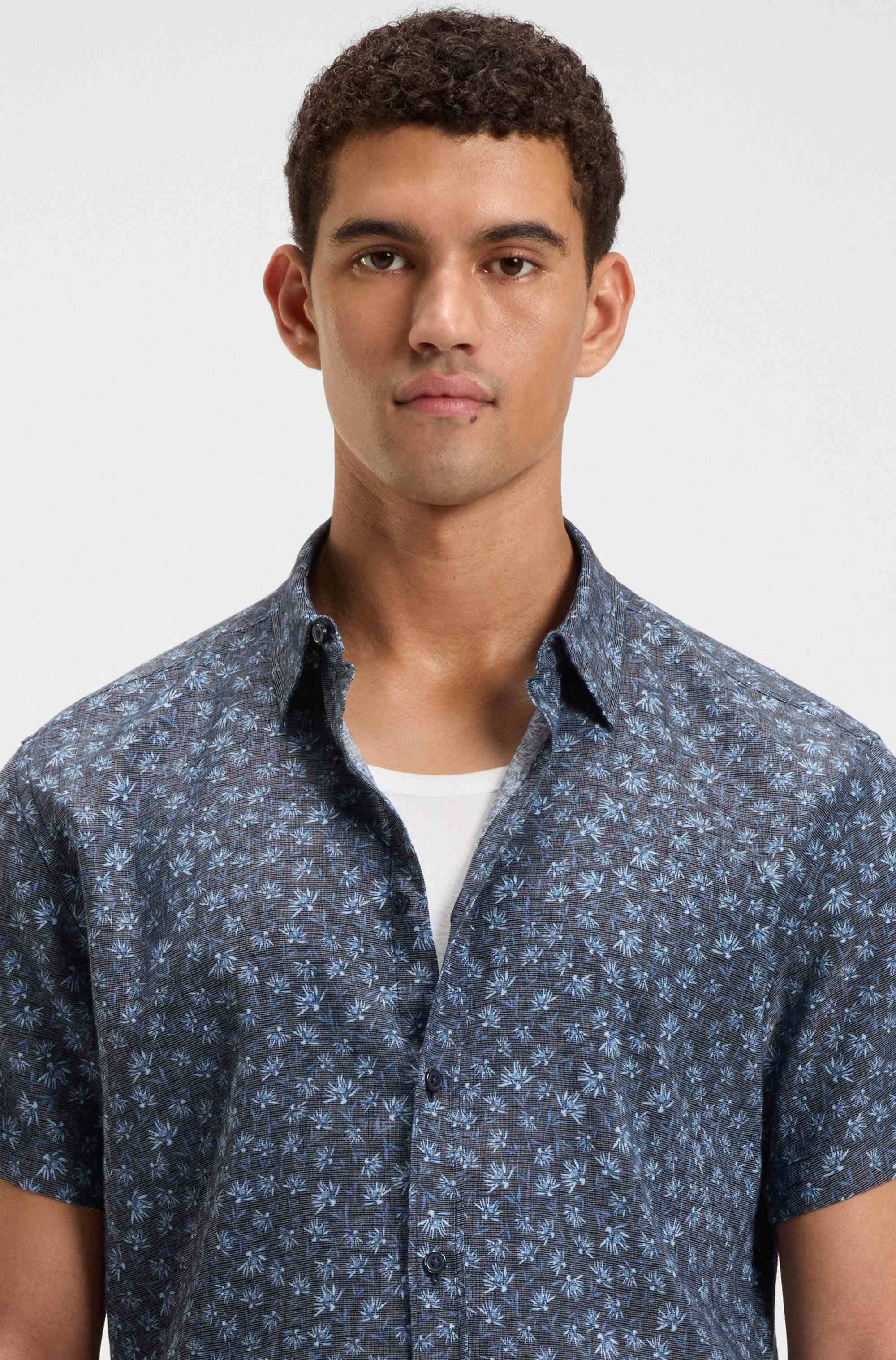 Slim-fit shirt in floral-print stretch linen