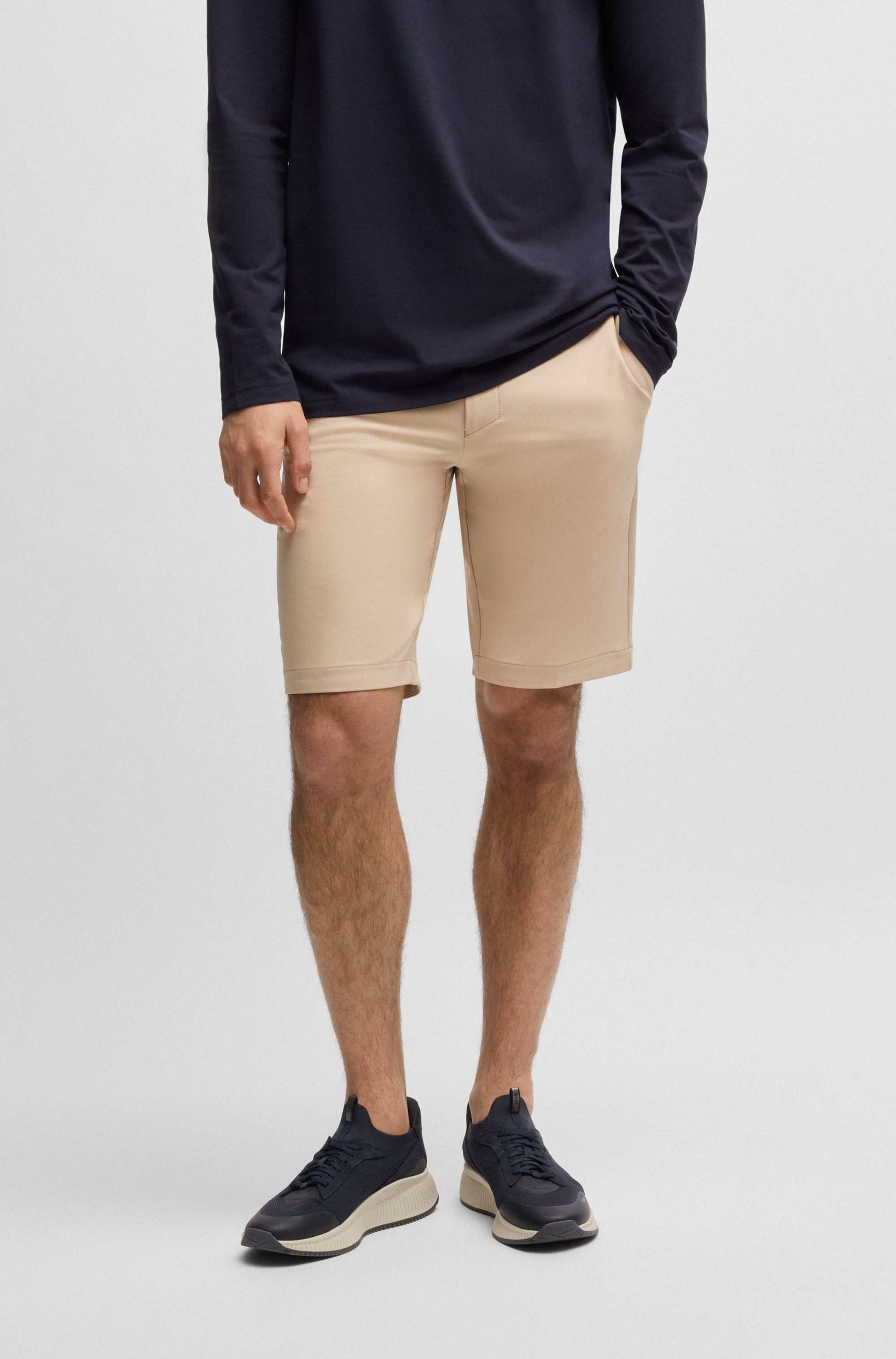 Slim-fit shorts in water-repellent stretch fabric