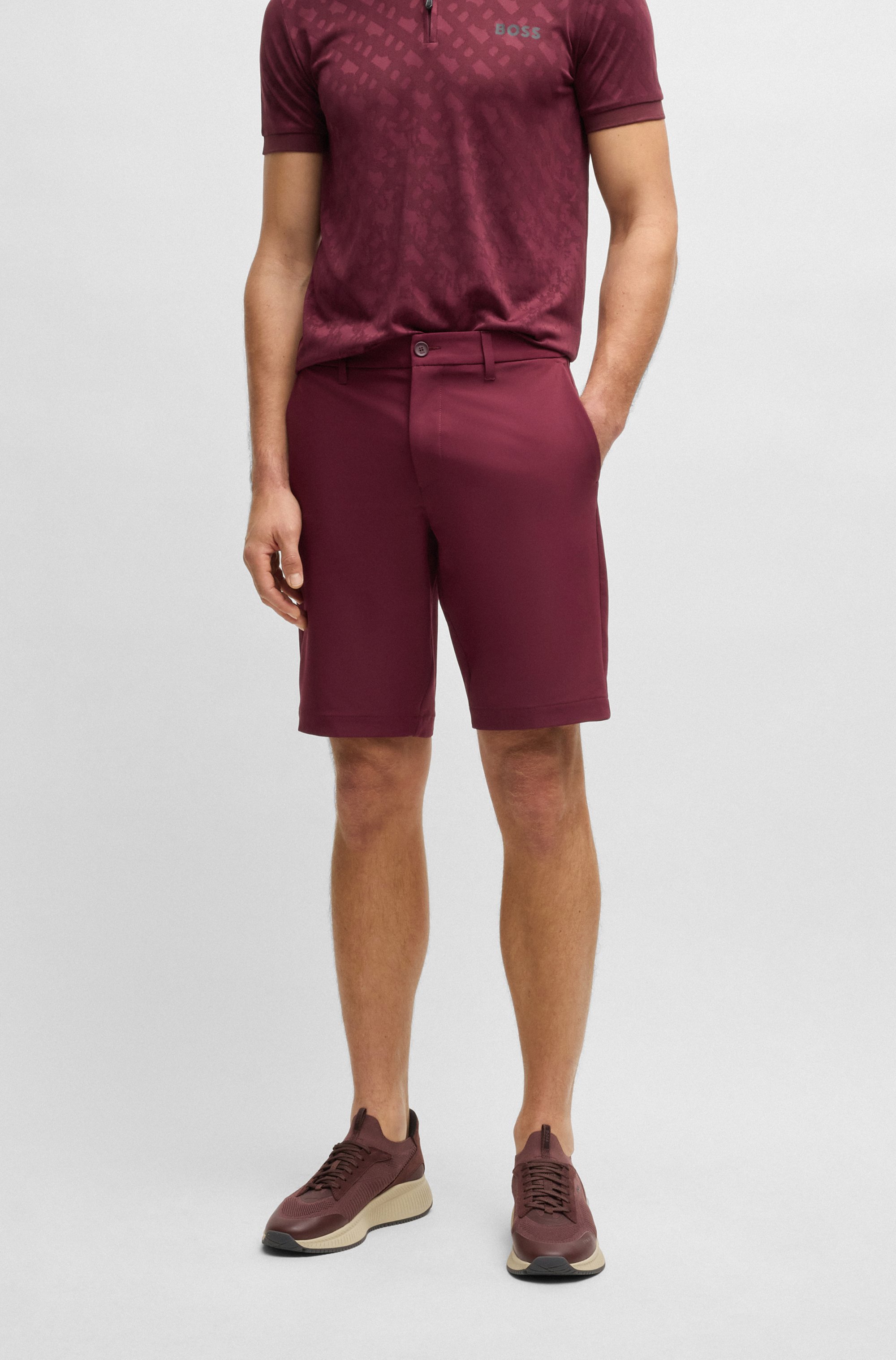 Slim-fit shorts in water-repellent stretch fabric