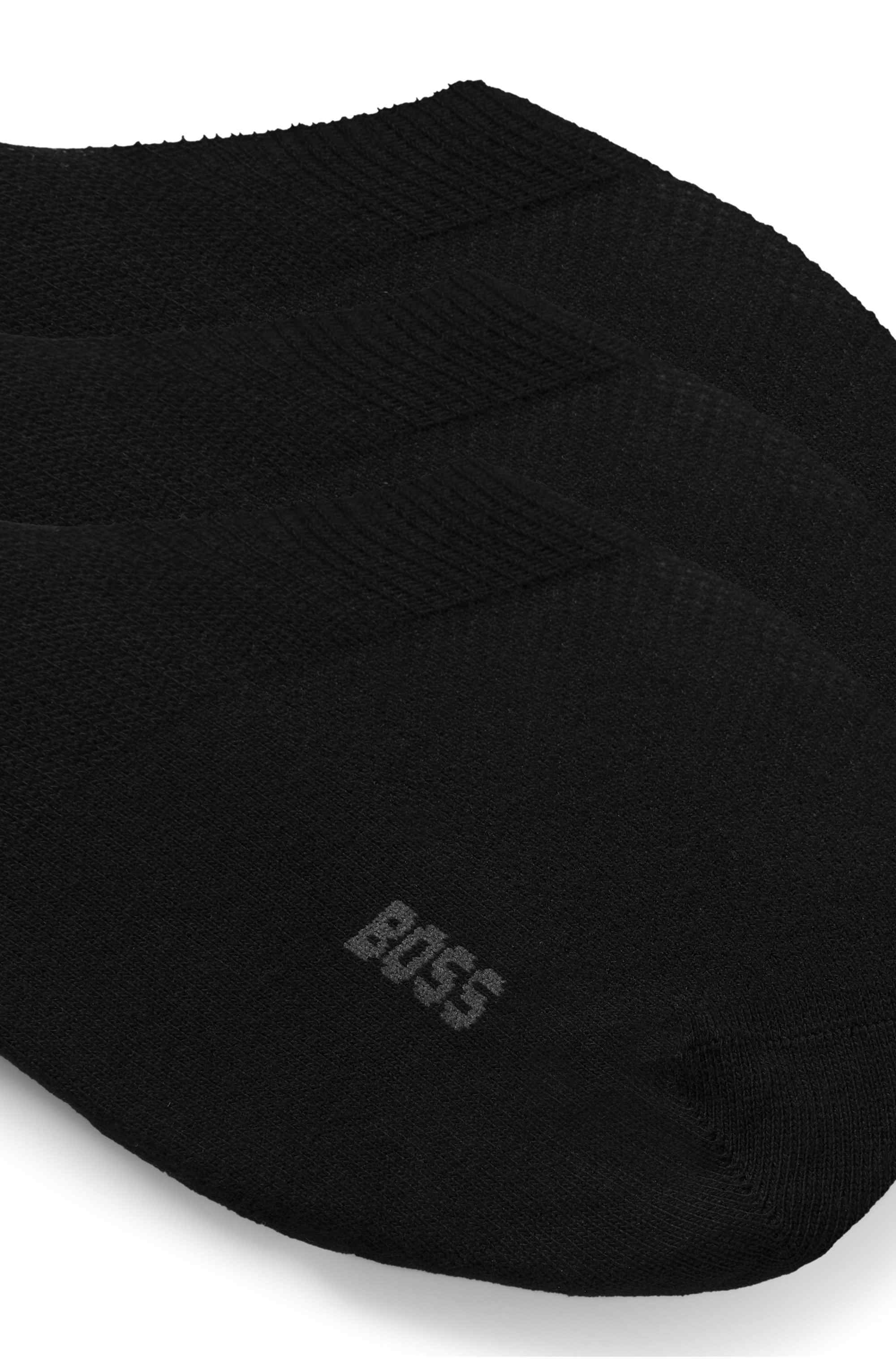 Three-pack of invisible socks in a cotton blend