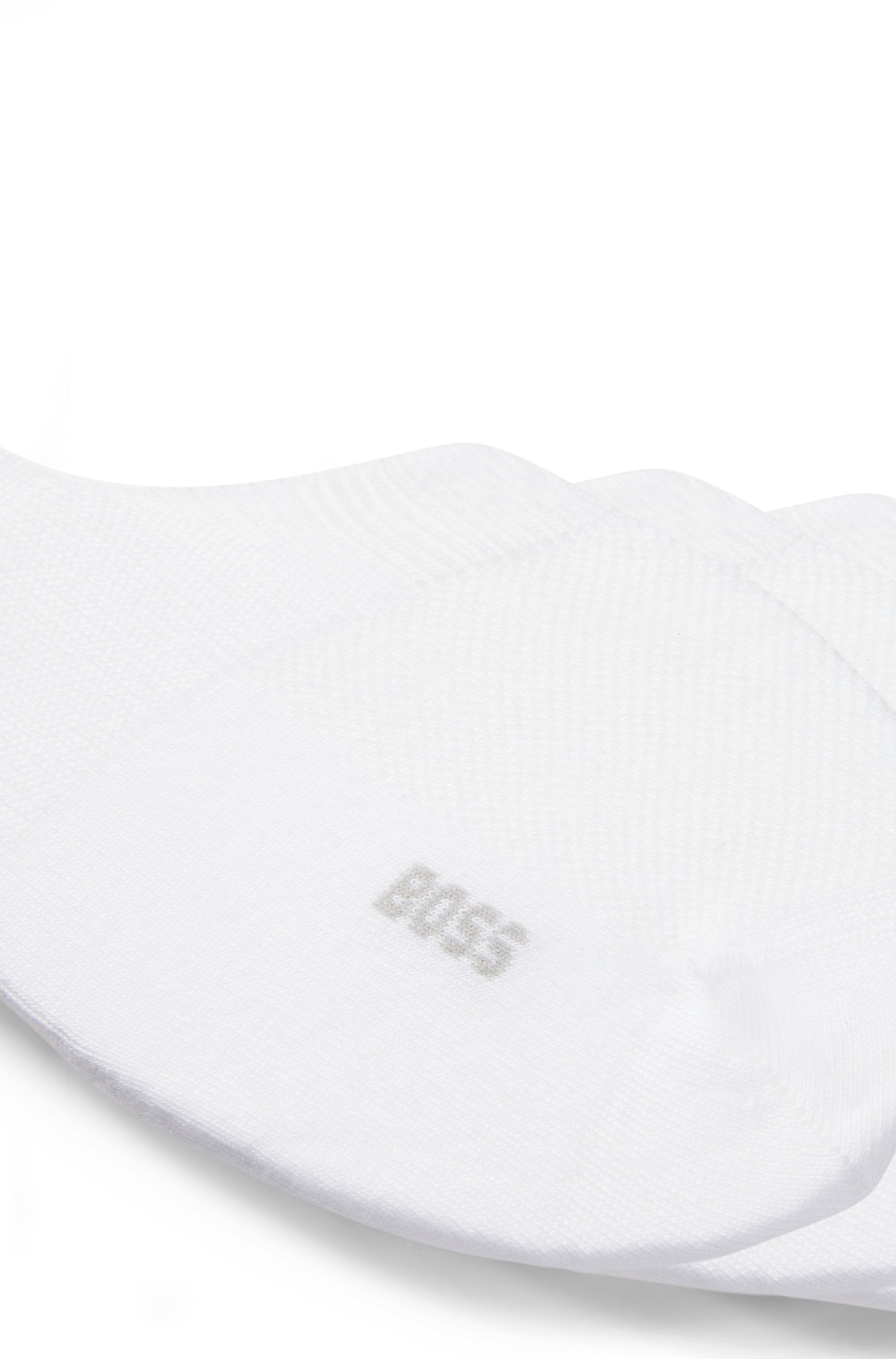 Three-pack of invisible socks in a cotton blend