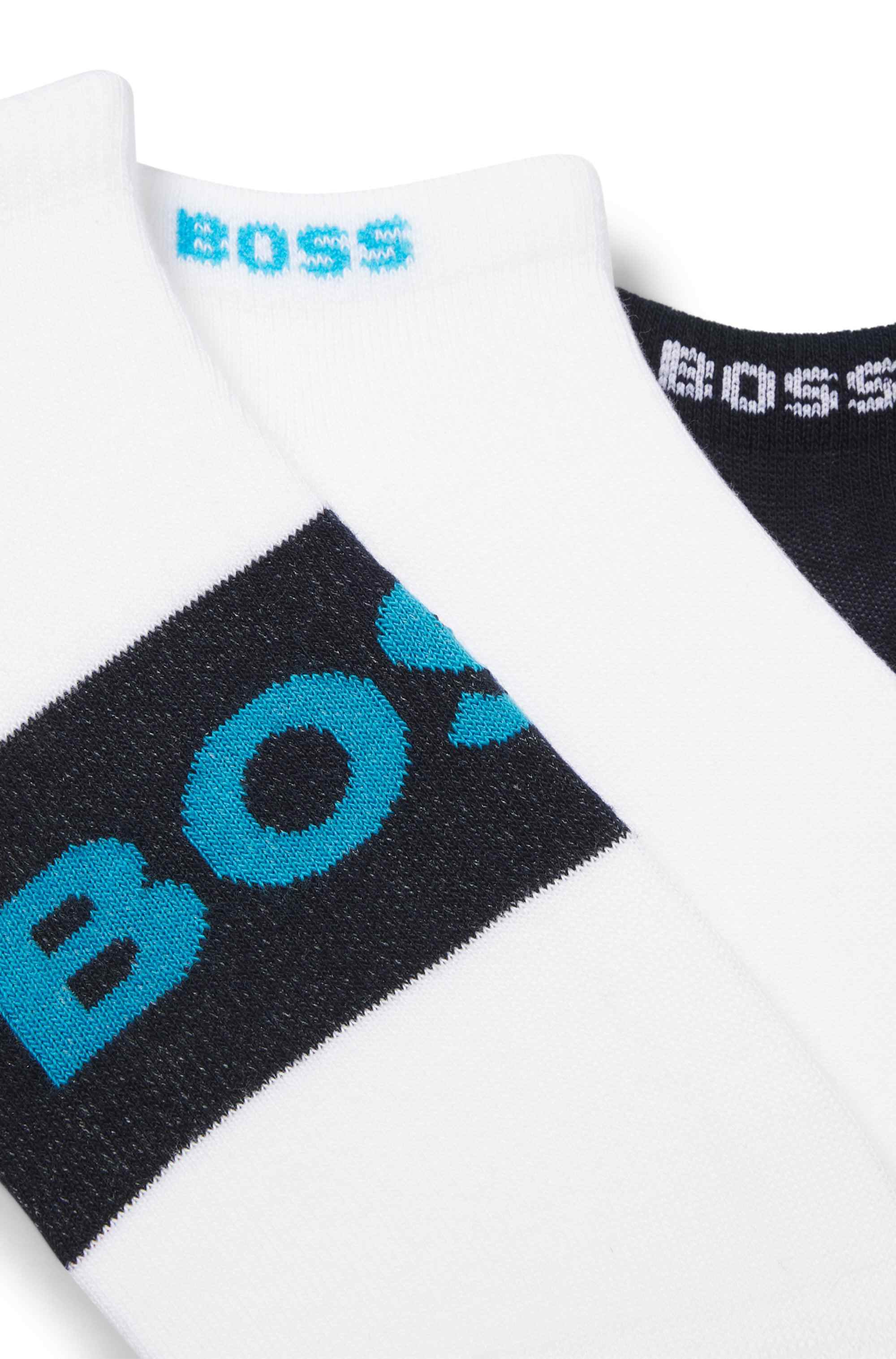 Three-pack of ankle-length socks in a cotton blend