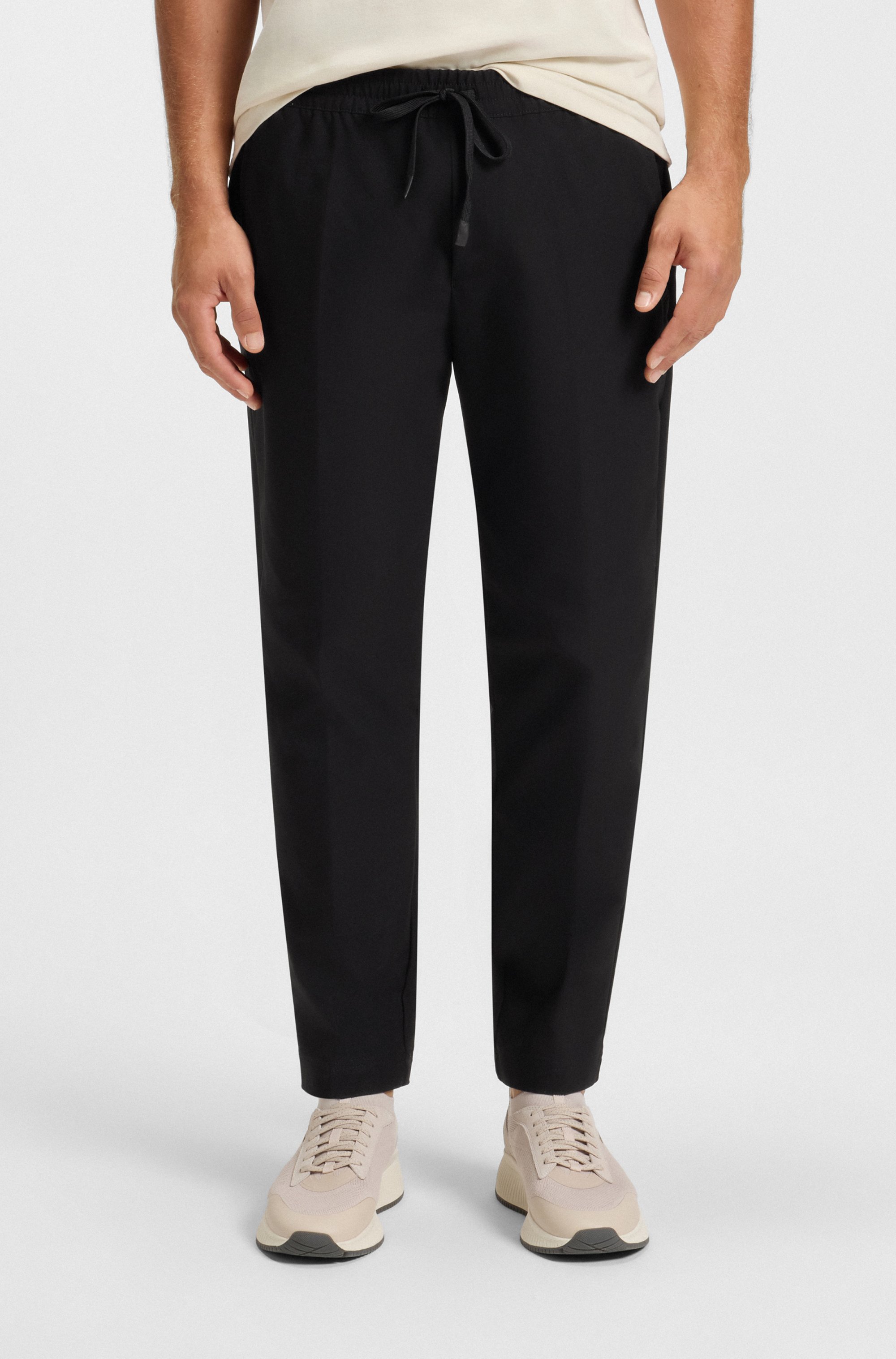 Water-repellent trousers in lightweight easy-iron fabric