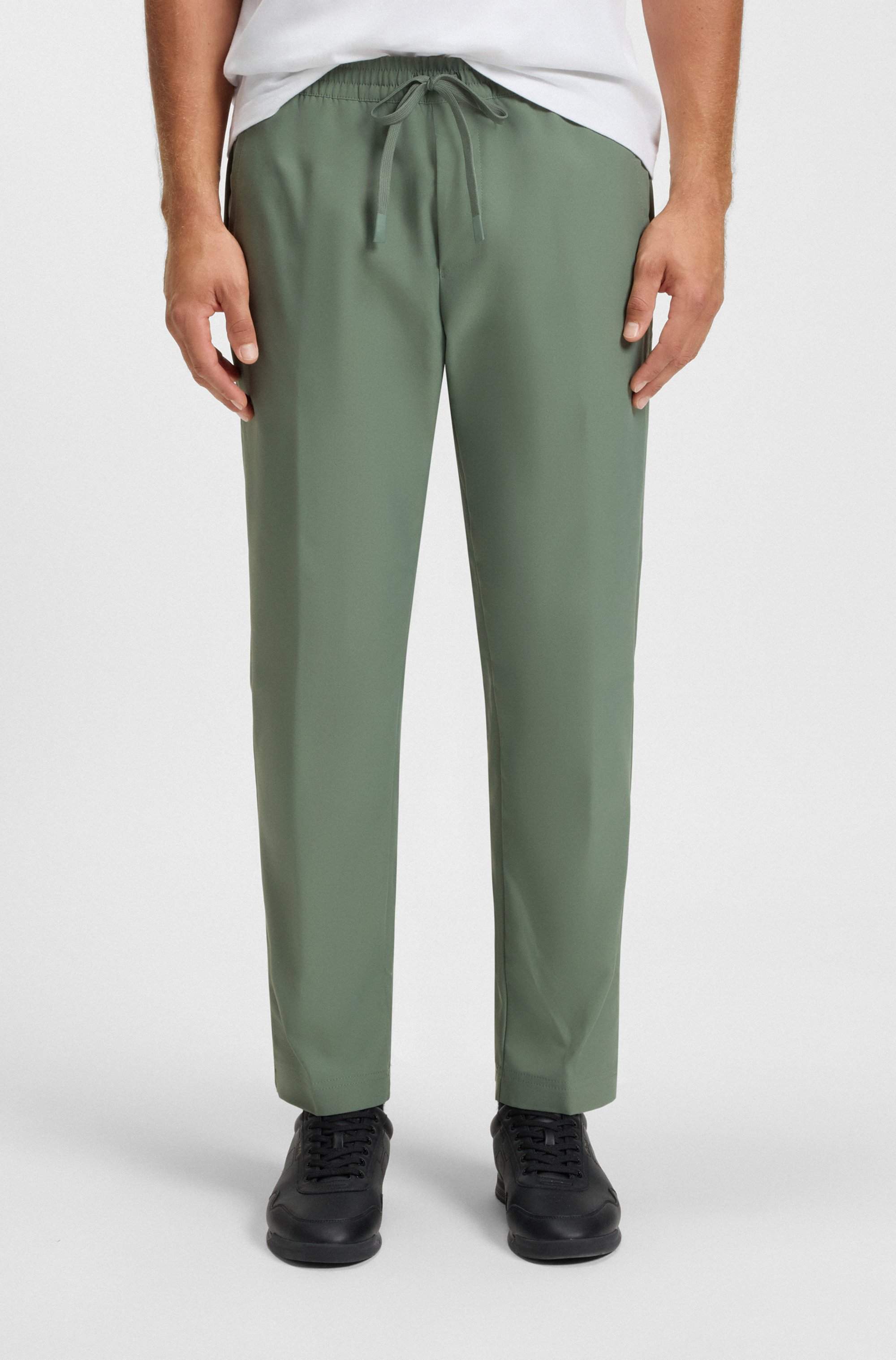 Water-repellent trousers in lightweight easy-iron fabric