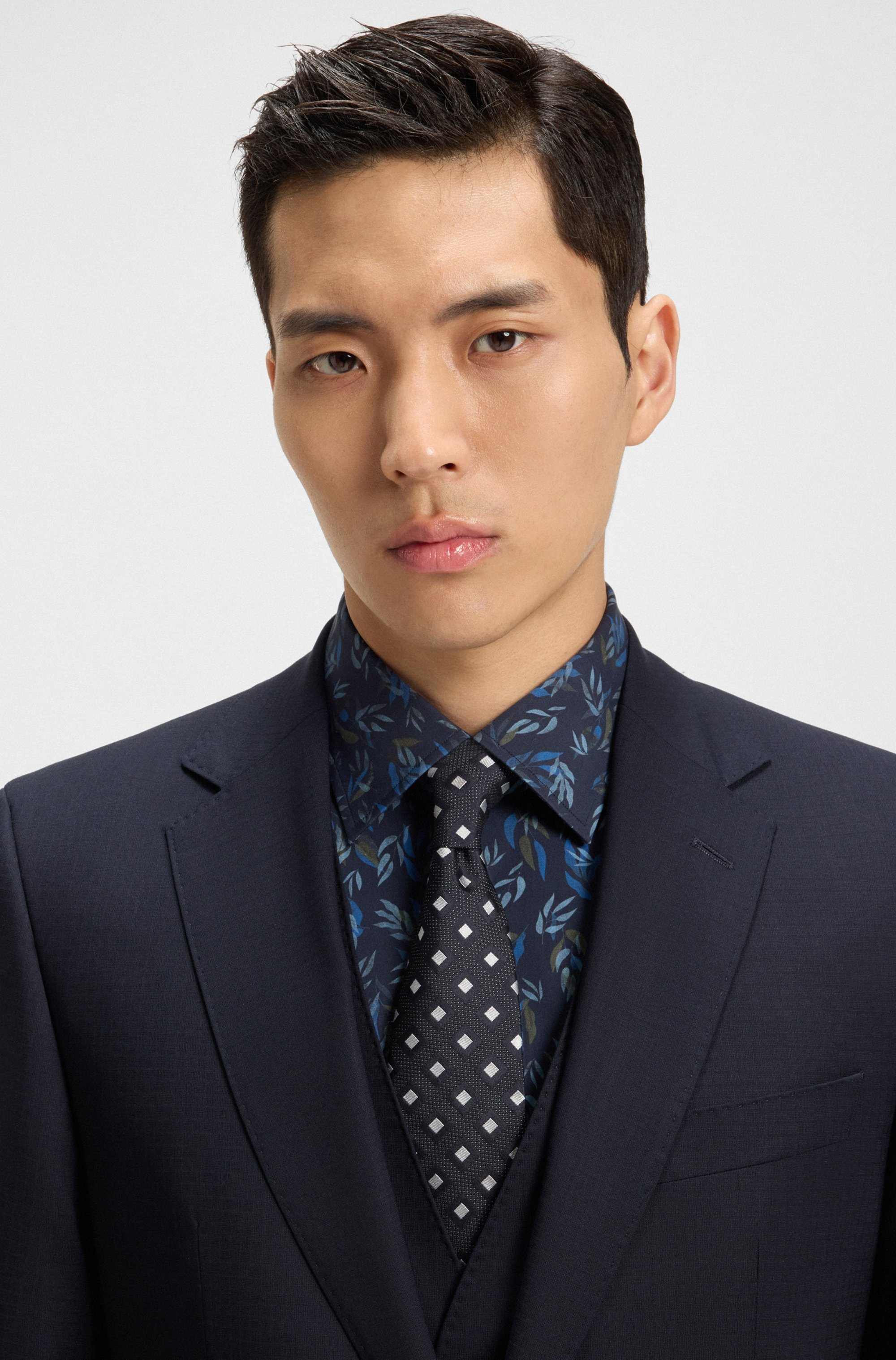 Silk-blend tie with jacquard pattern