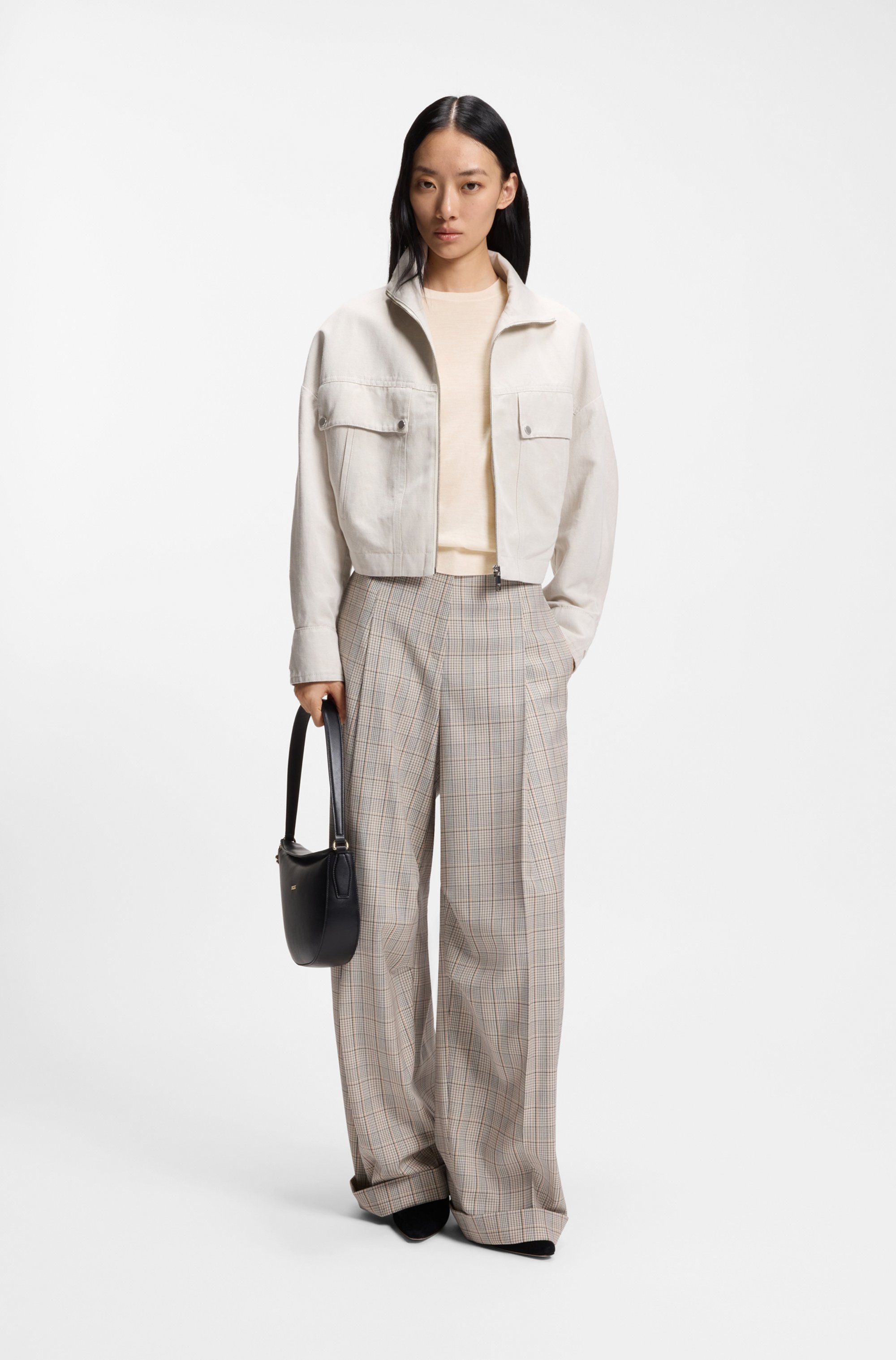 Slim-fit sweater in merino wool