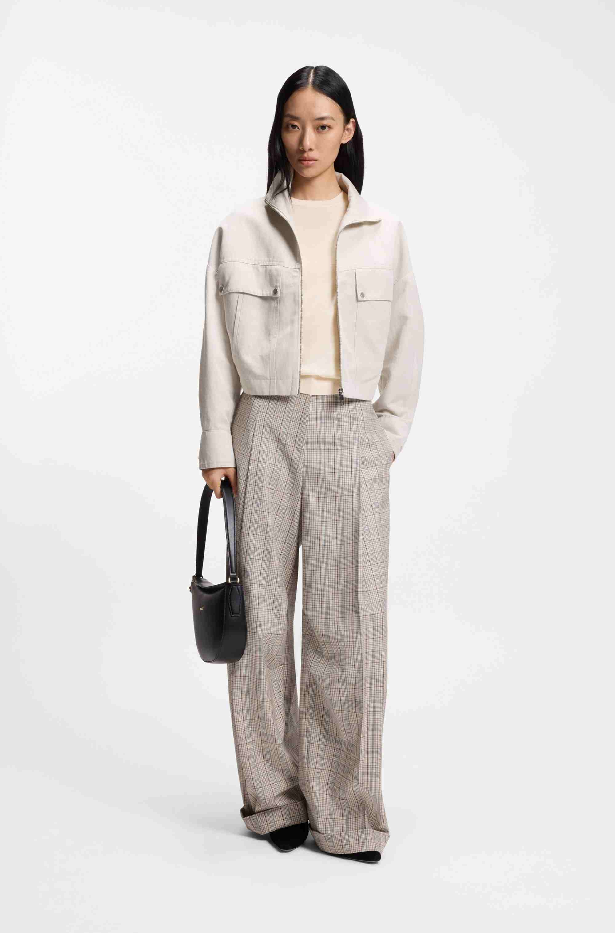 Slim-fit sweater in merino wool