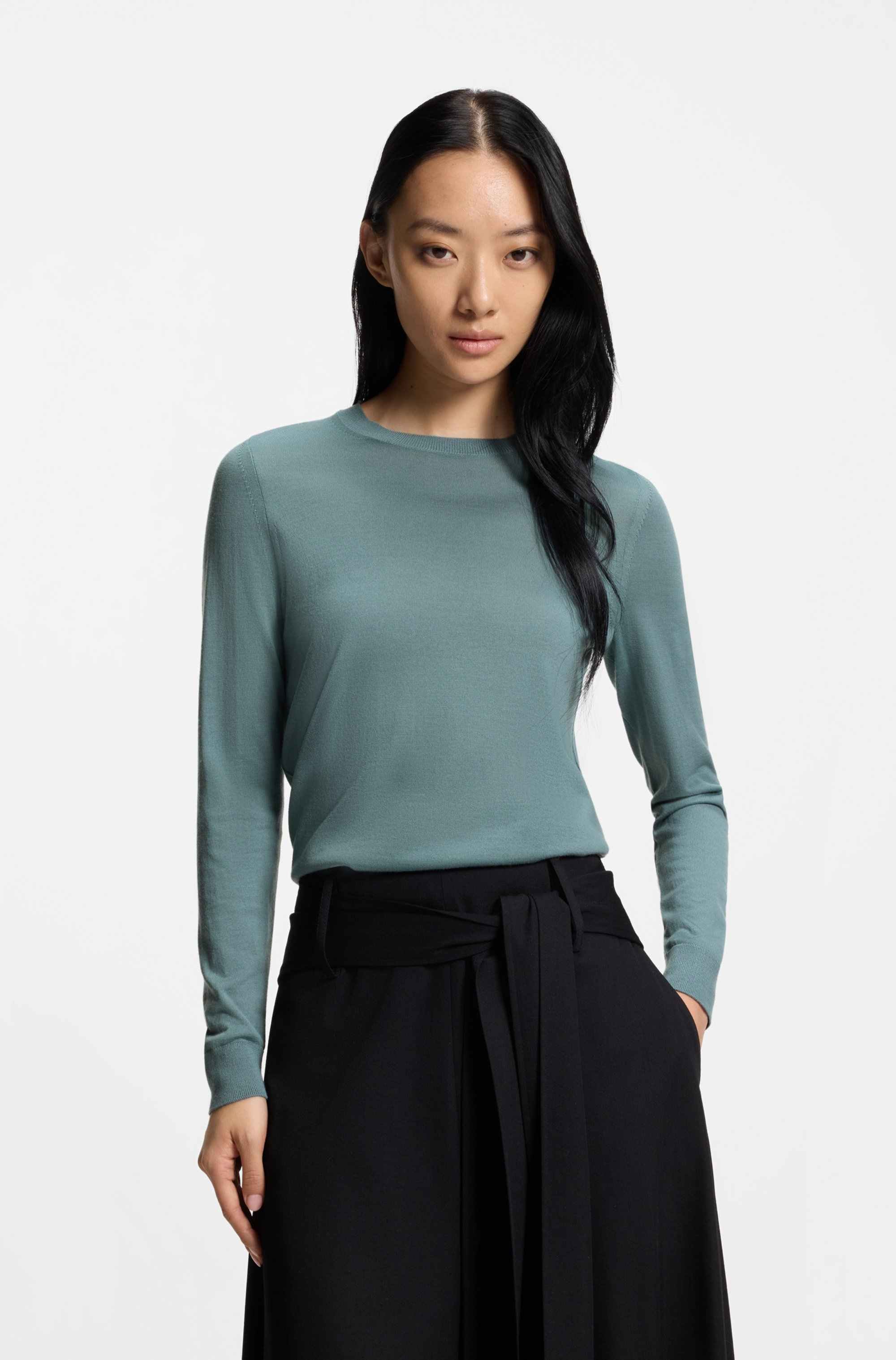 Slim-fit sweater in merino wool