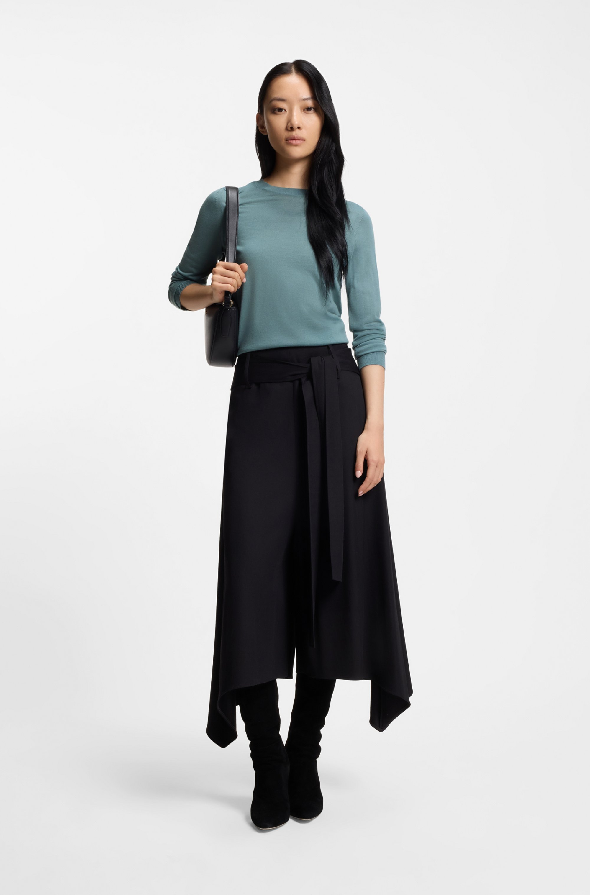 Slim-fit sweater in merino wool