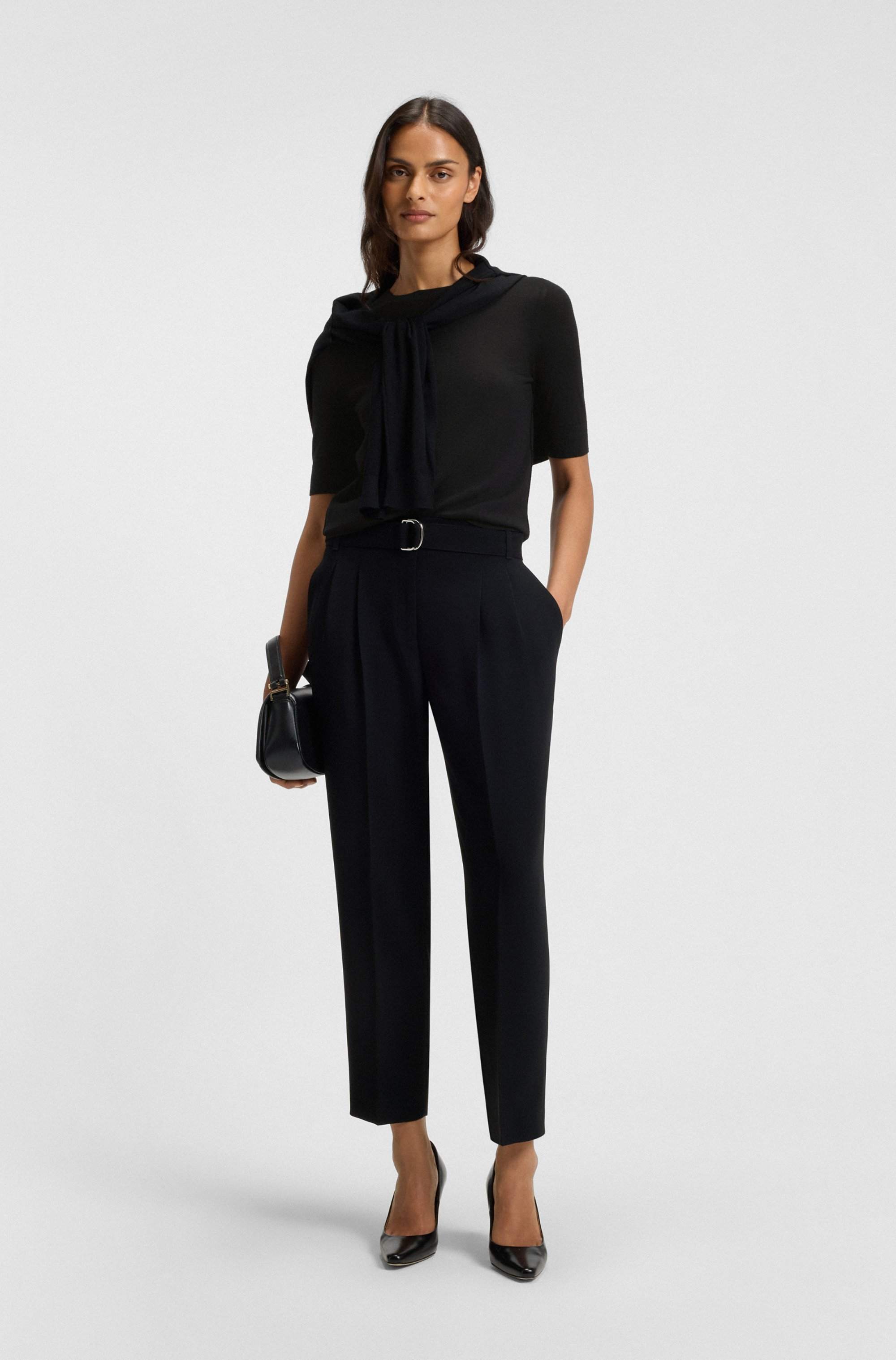 Slim-fit short-sleeved sweater in merino wool