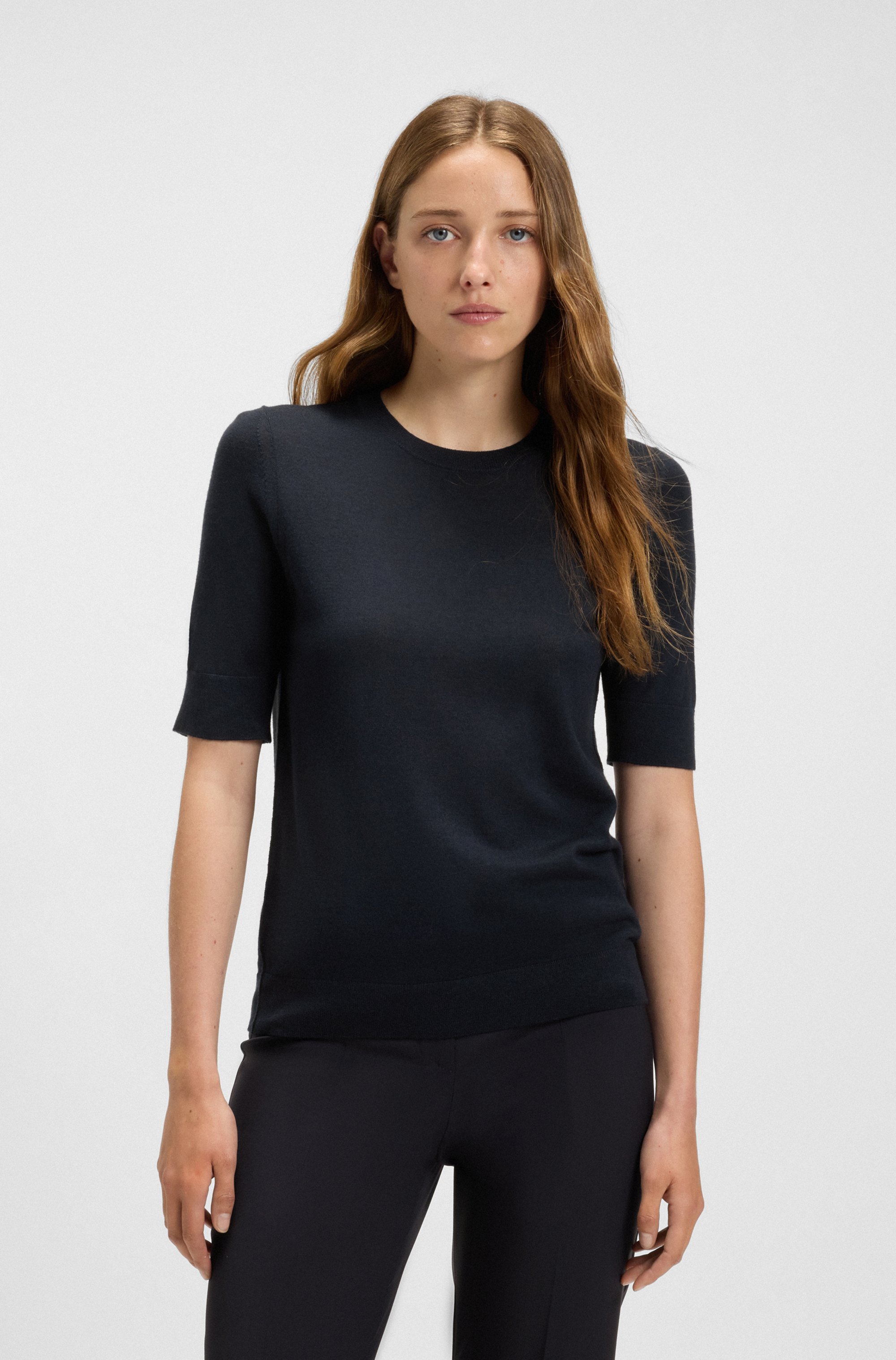 Slim-fit short-sleeved sweater in merino wool