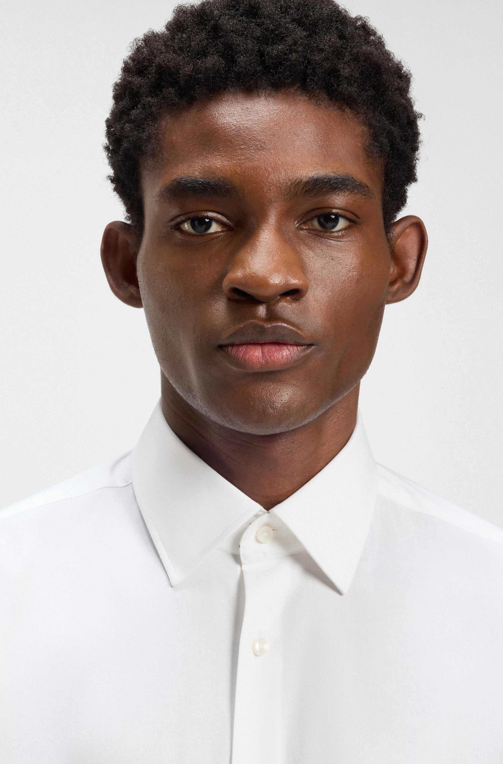 Regular-fit shirt in easy-iron stretch-cotton poplin