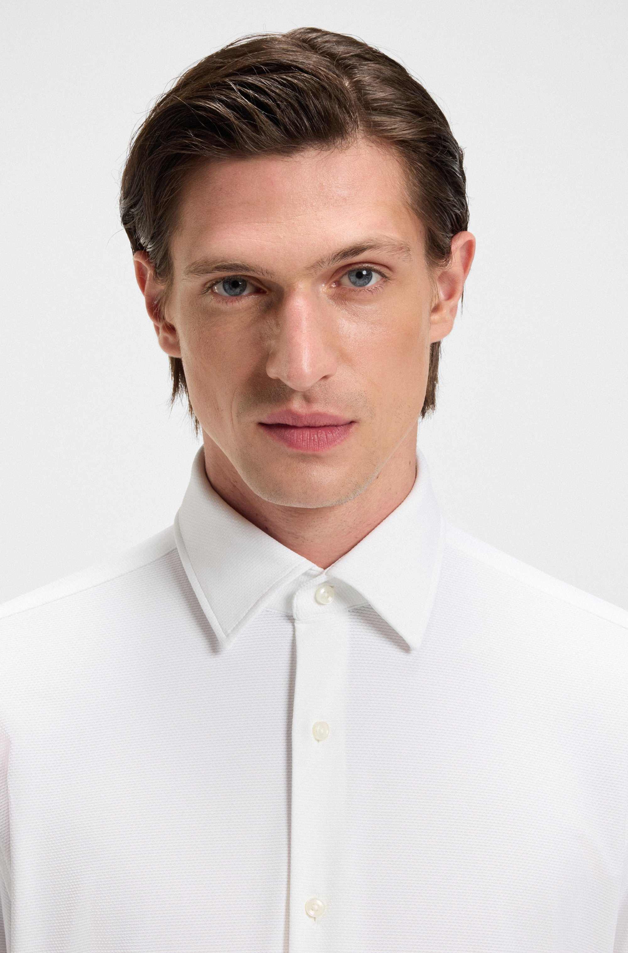 Slim-fit shirt in structured performance-stretch jersey
