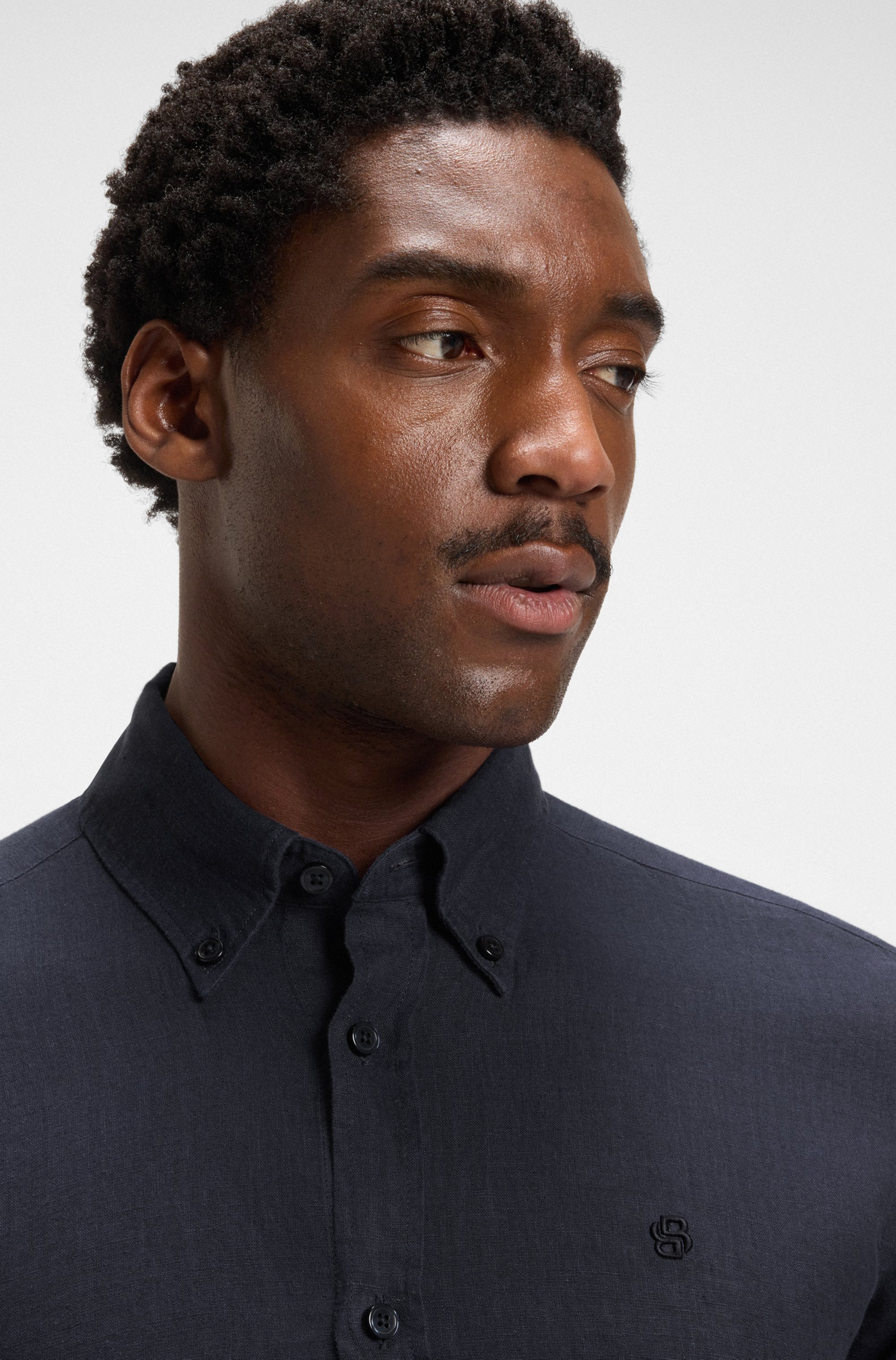 Slim-fit shirt in linen