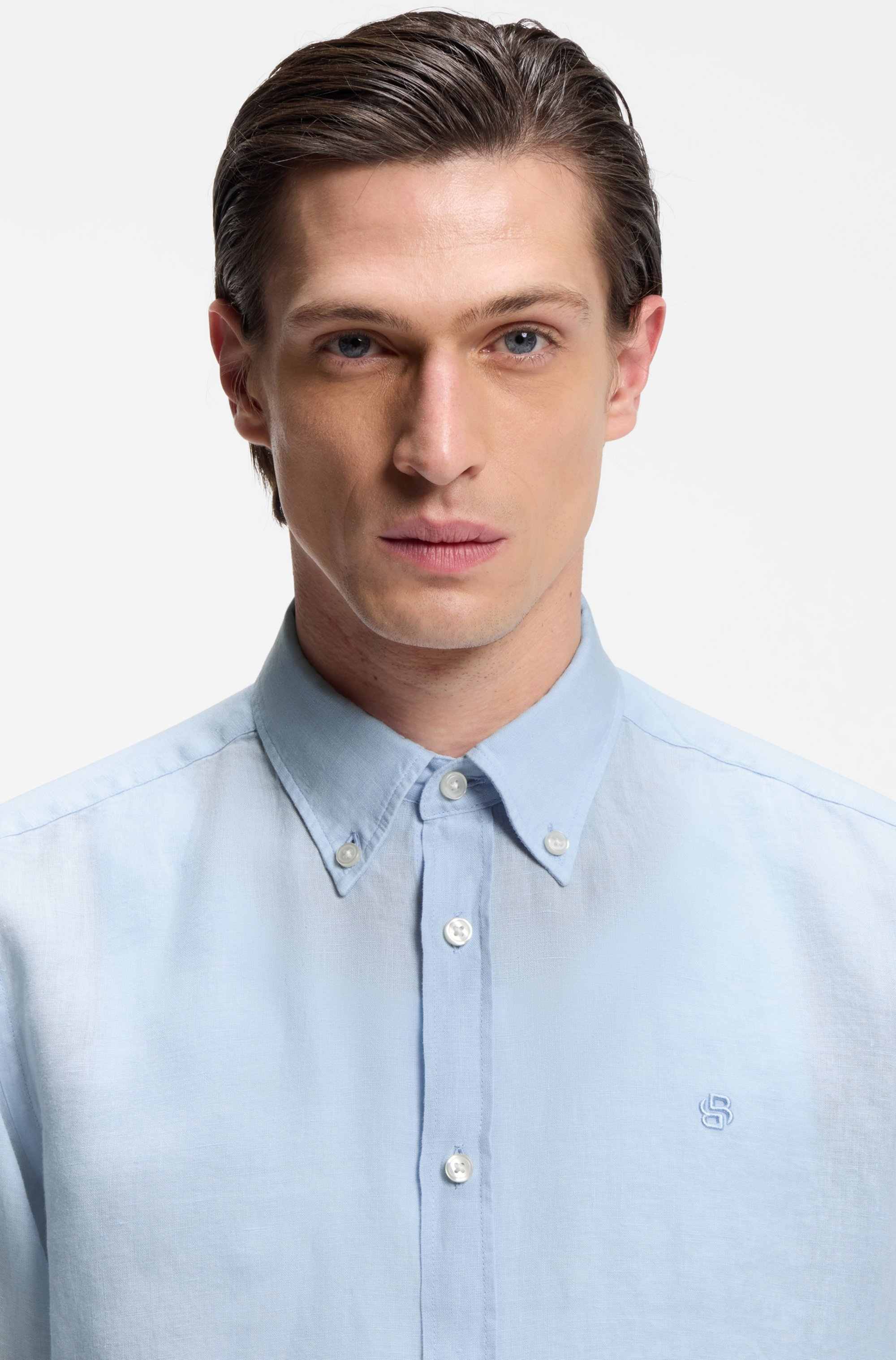 Slim-fit shirt in linen