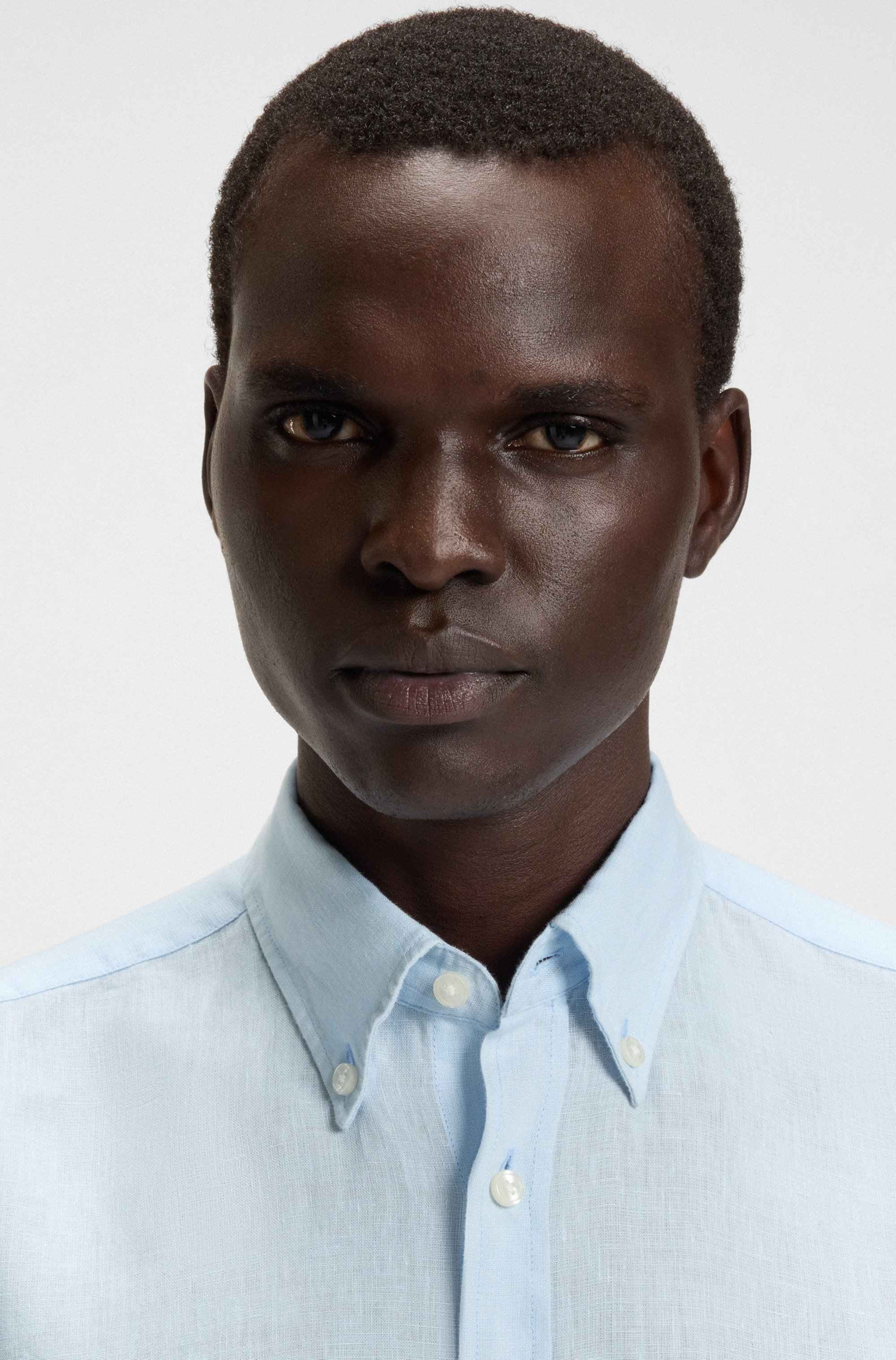 Slim-fit shirt in linen