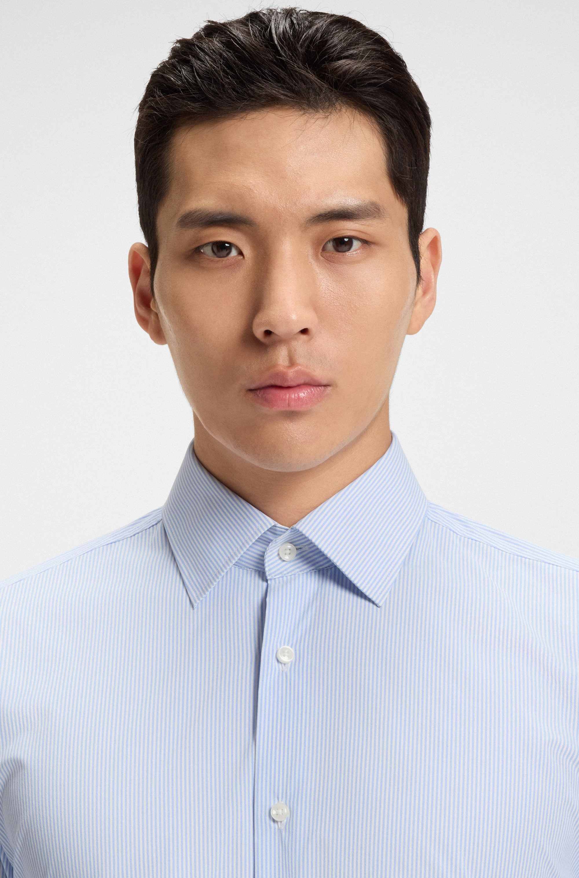 Slim-fit shirt in striped performance-stretch fabric