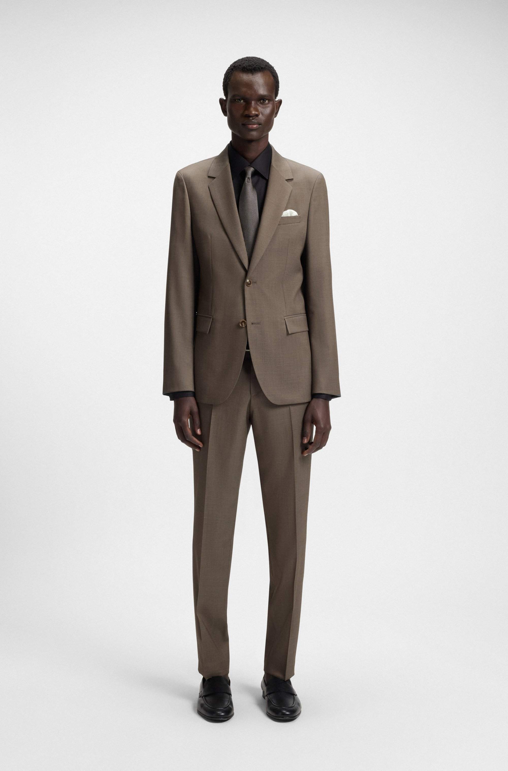 Slim-fit suit in micro-patterned virgin wool