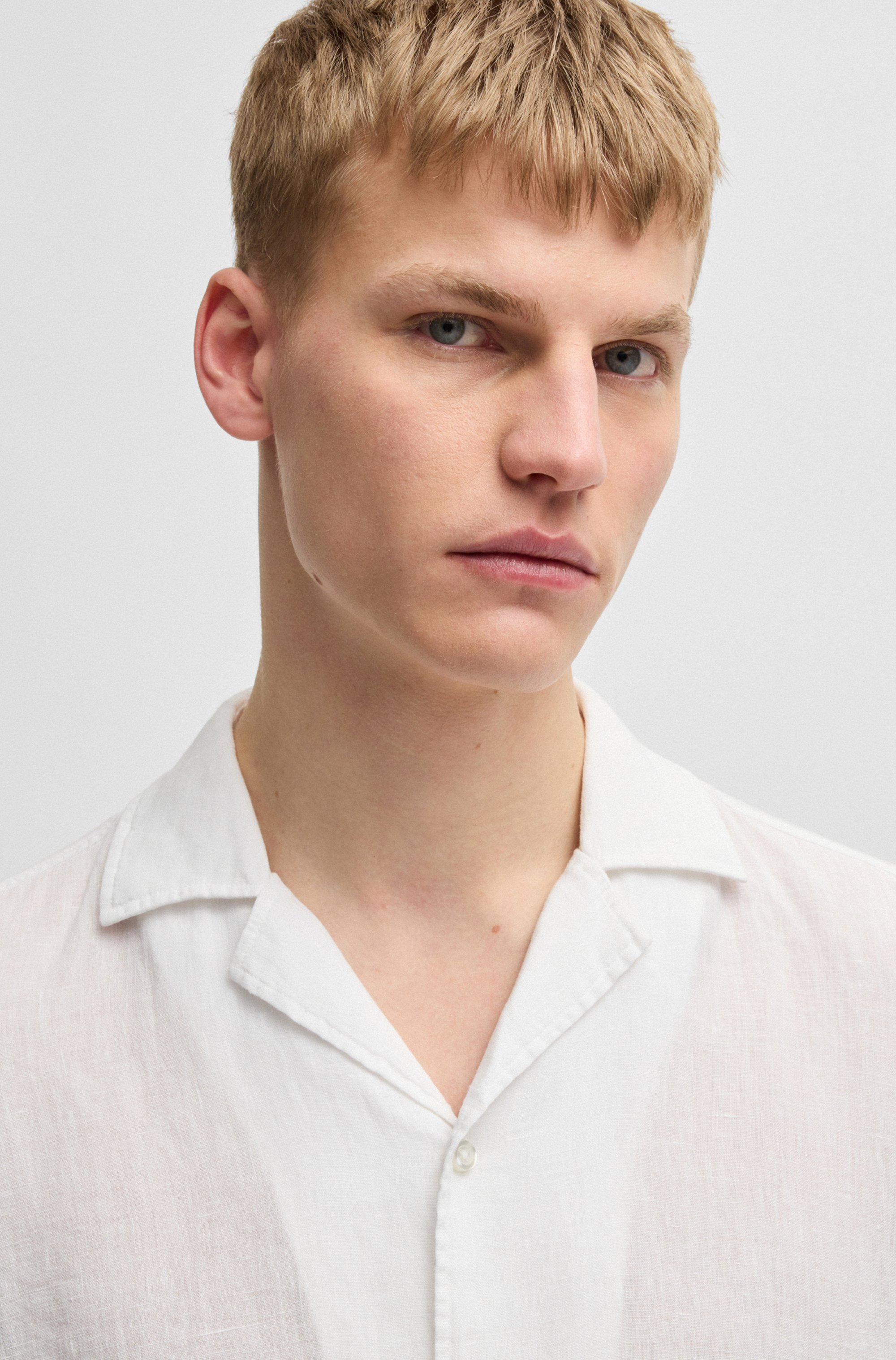 Regular-fit shirt in linen