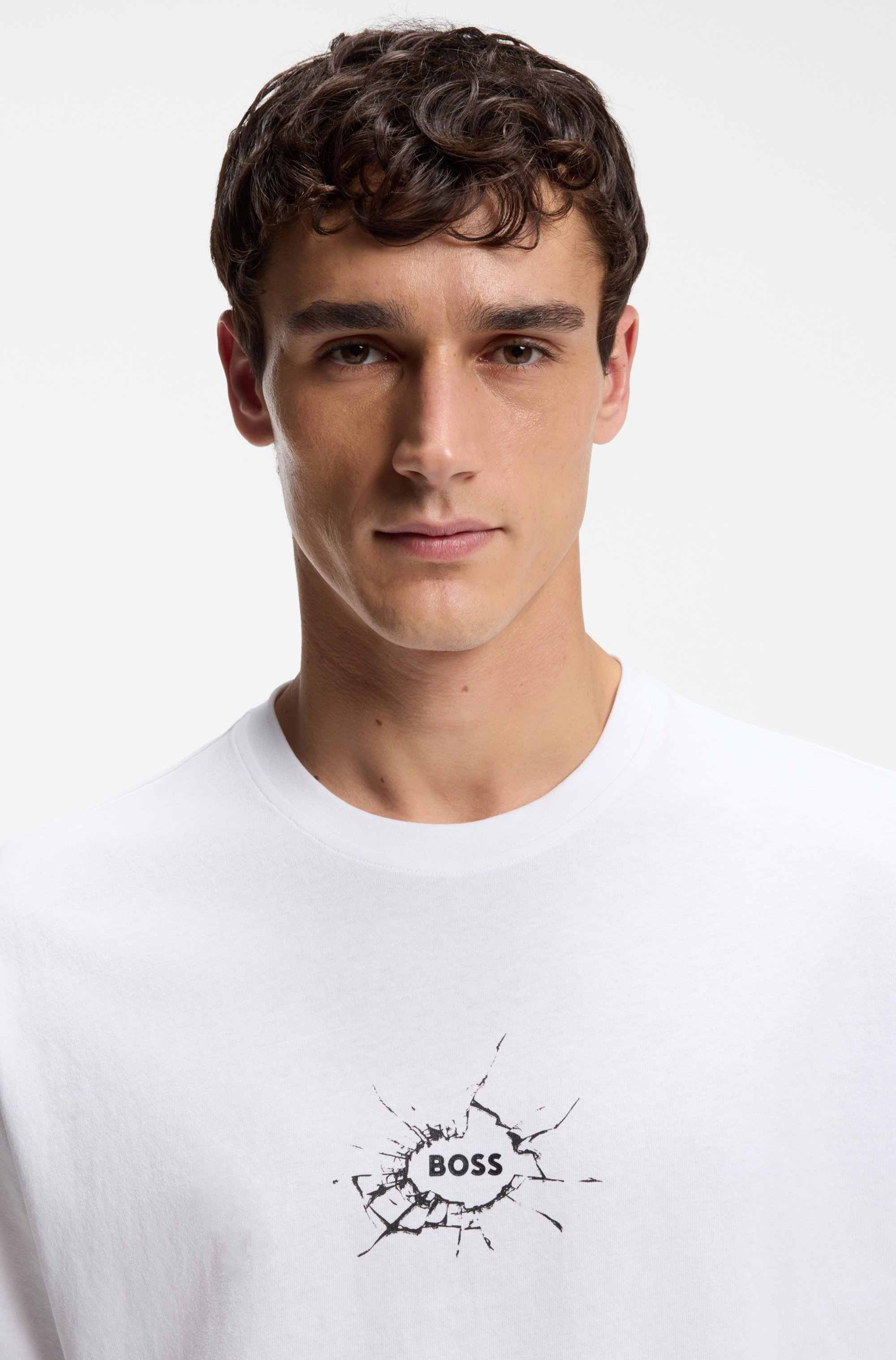 Relaxed-fit T-shirt in cotton with logo artwork