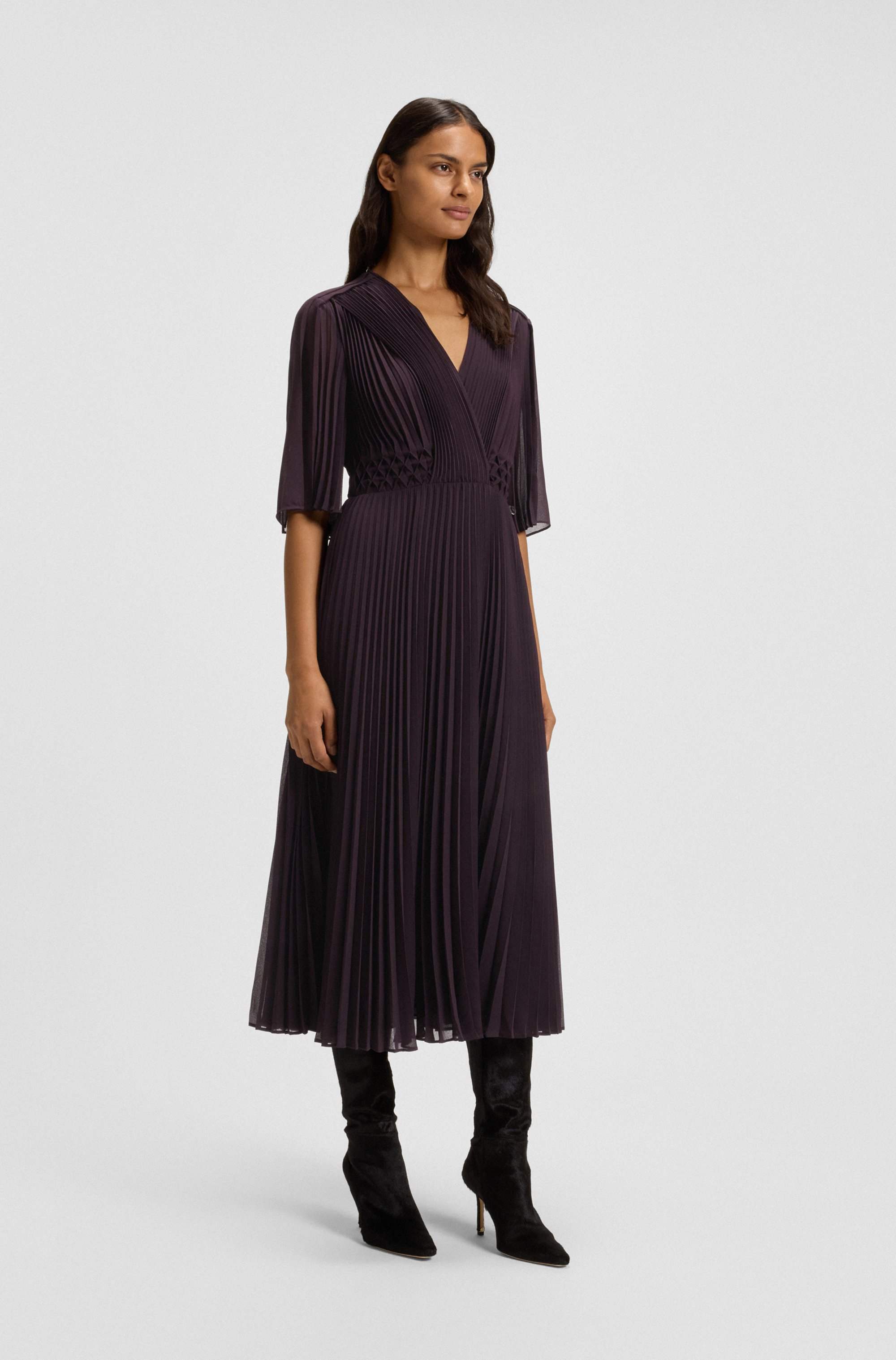 Plissé dress with waistband smocking