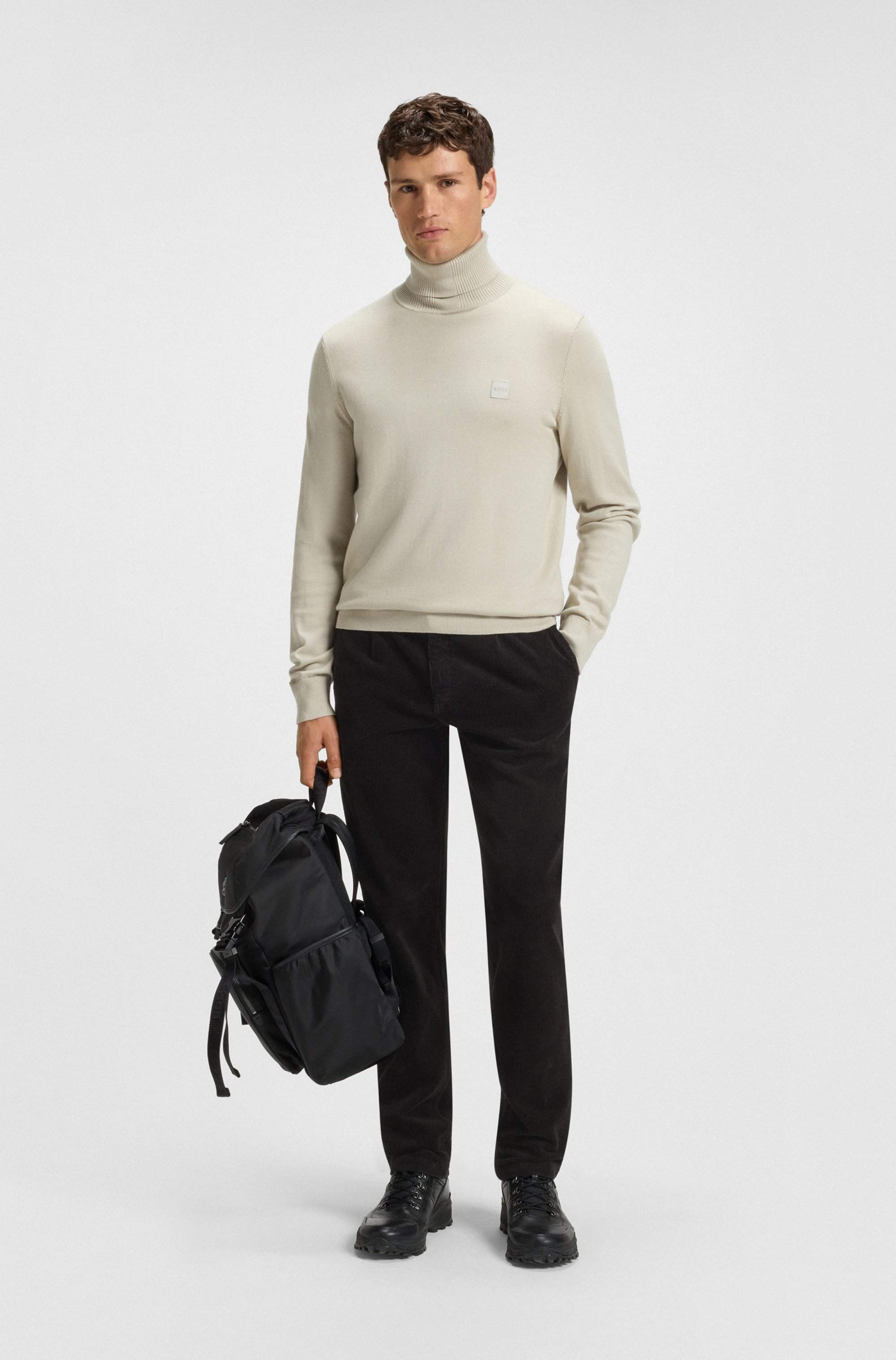 Chinos in soft-motion cotton-blend denim