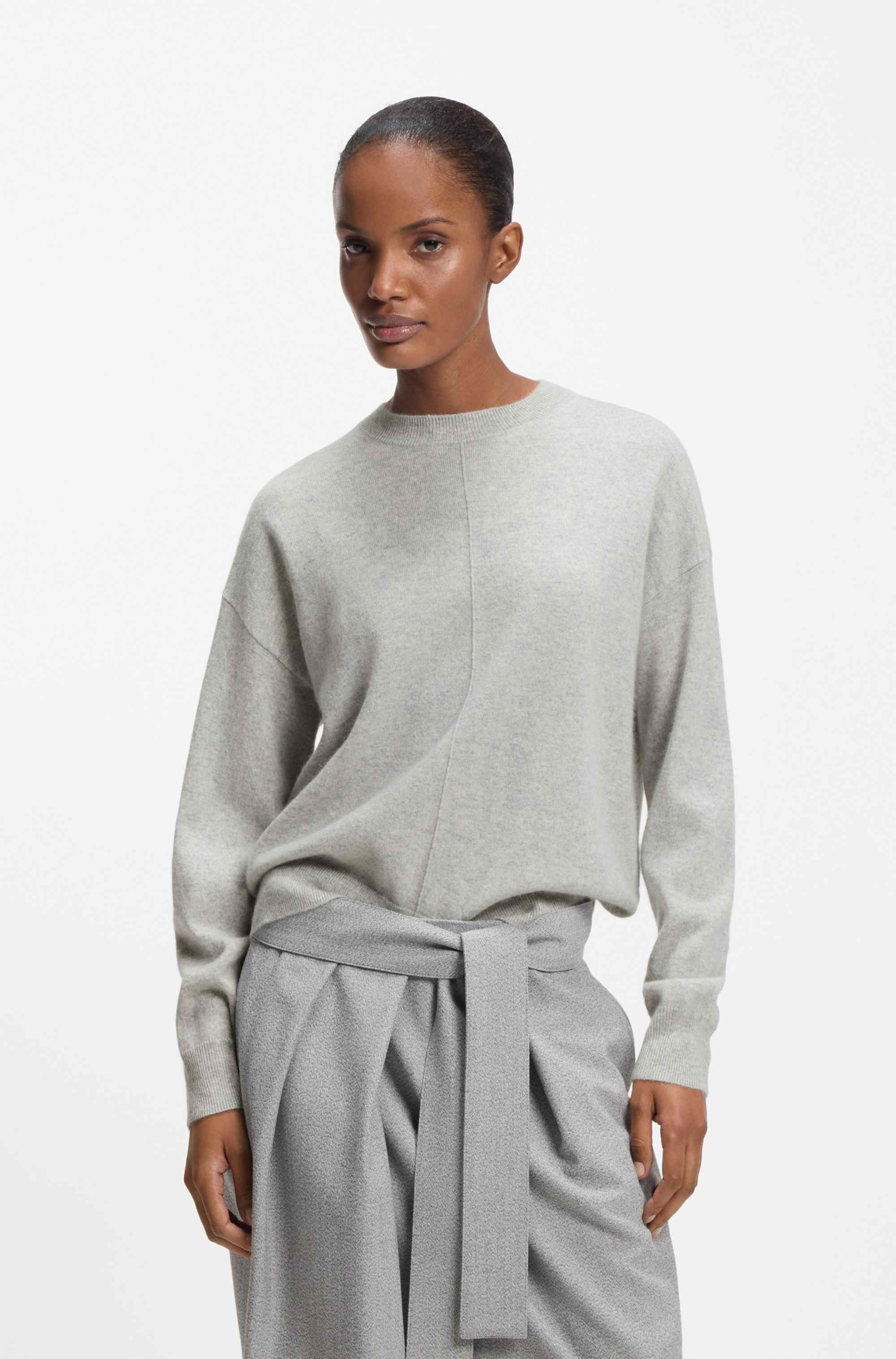 Relaxed-fit sweater in 100% cashmere