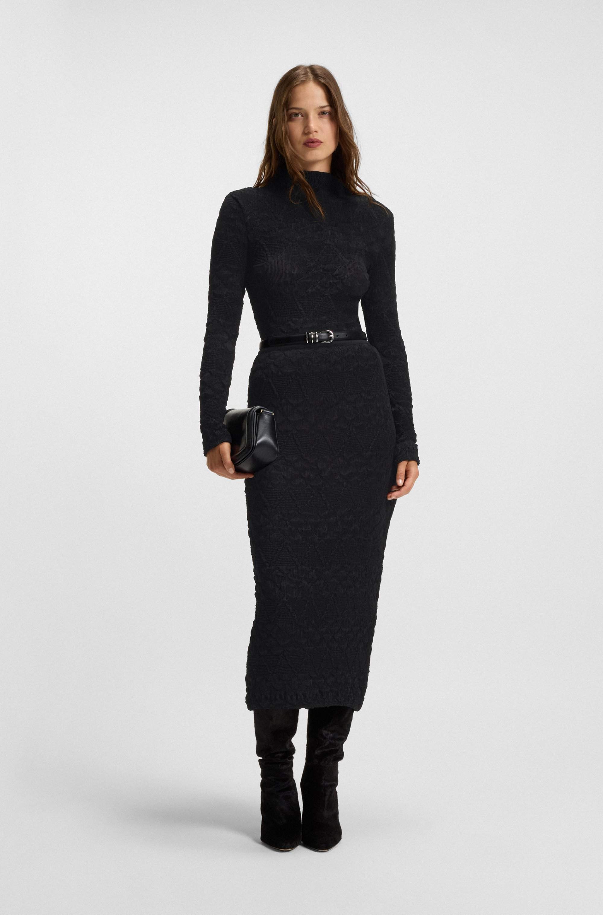 Pencil skirt with geometric plissé