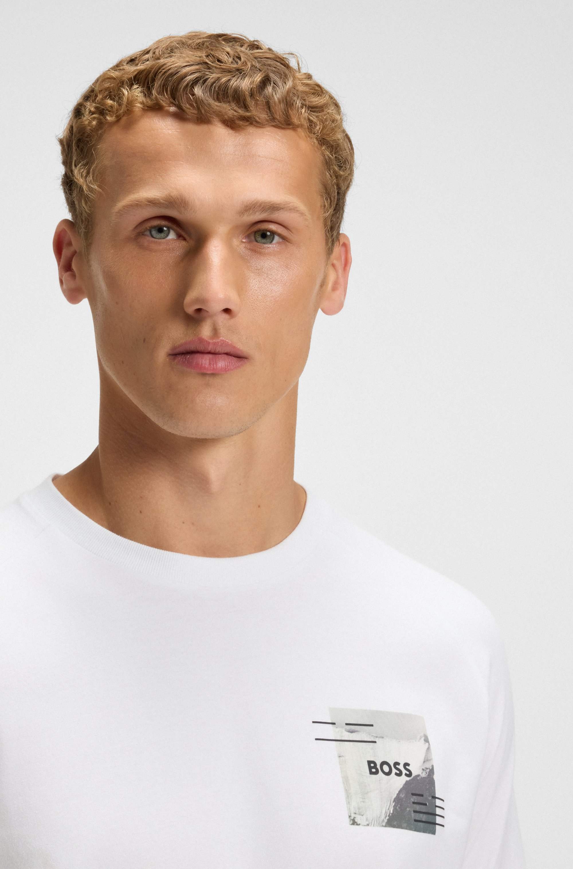 Relaxed-fit T-shirt with decorative reflective accents