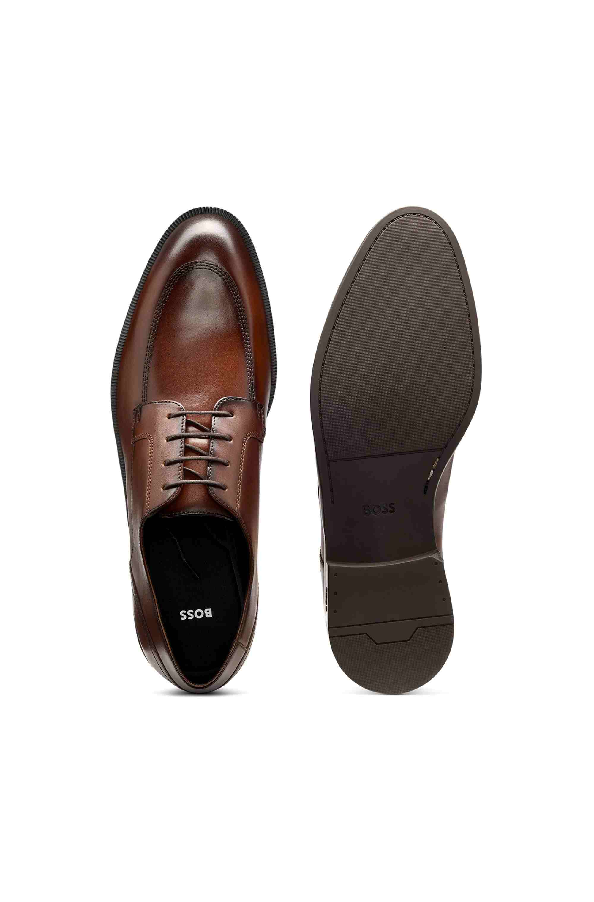 Derby shoes in leather with durable outsole