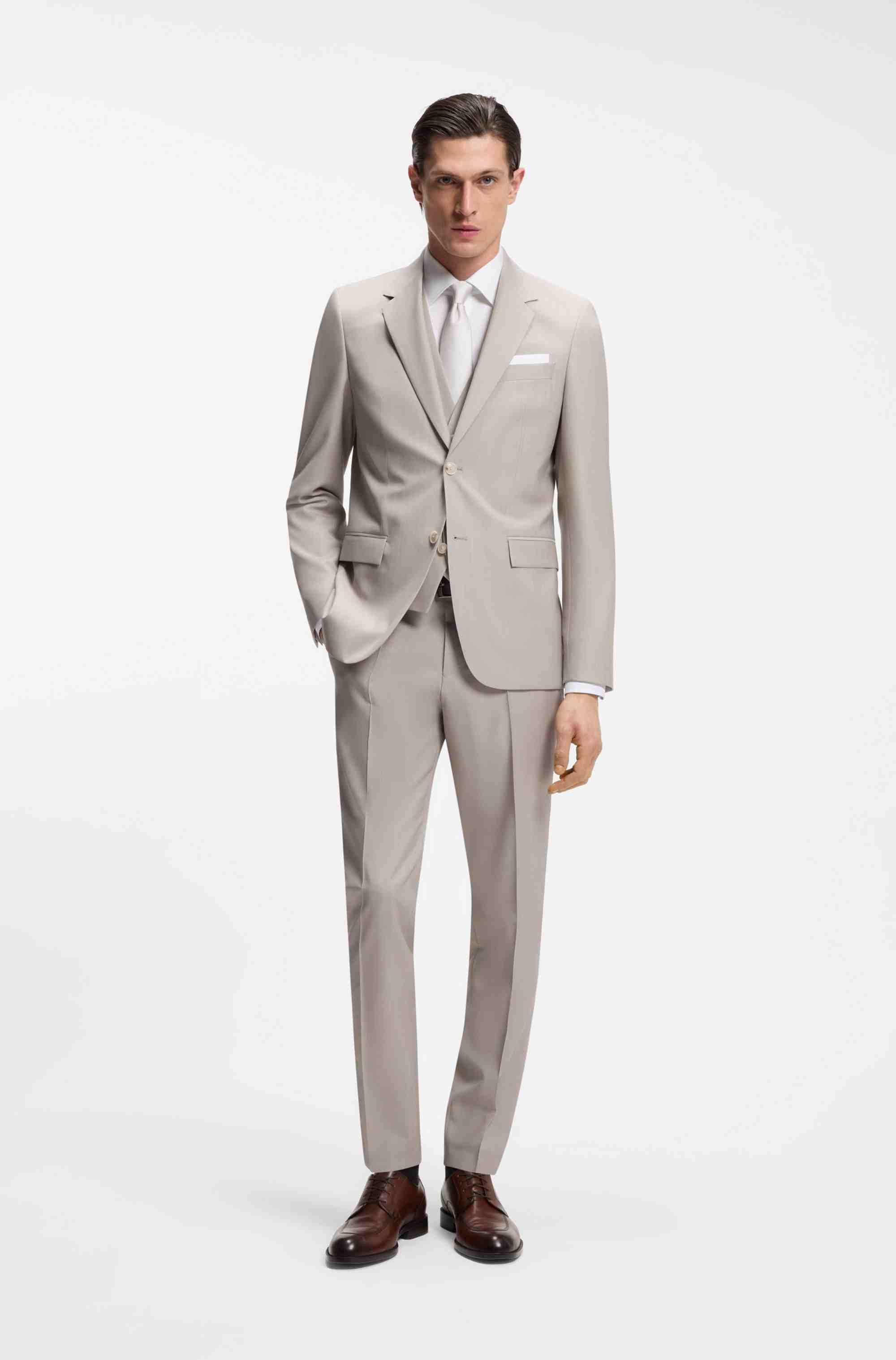 Derby shoes in leather with durable outsole