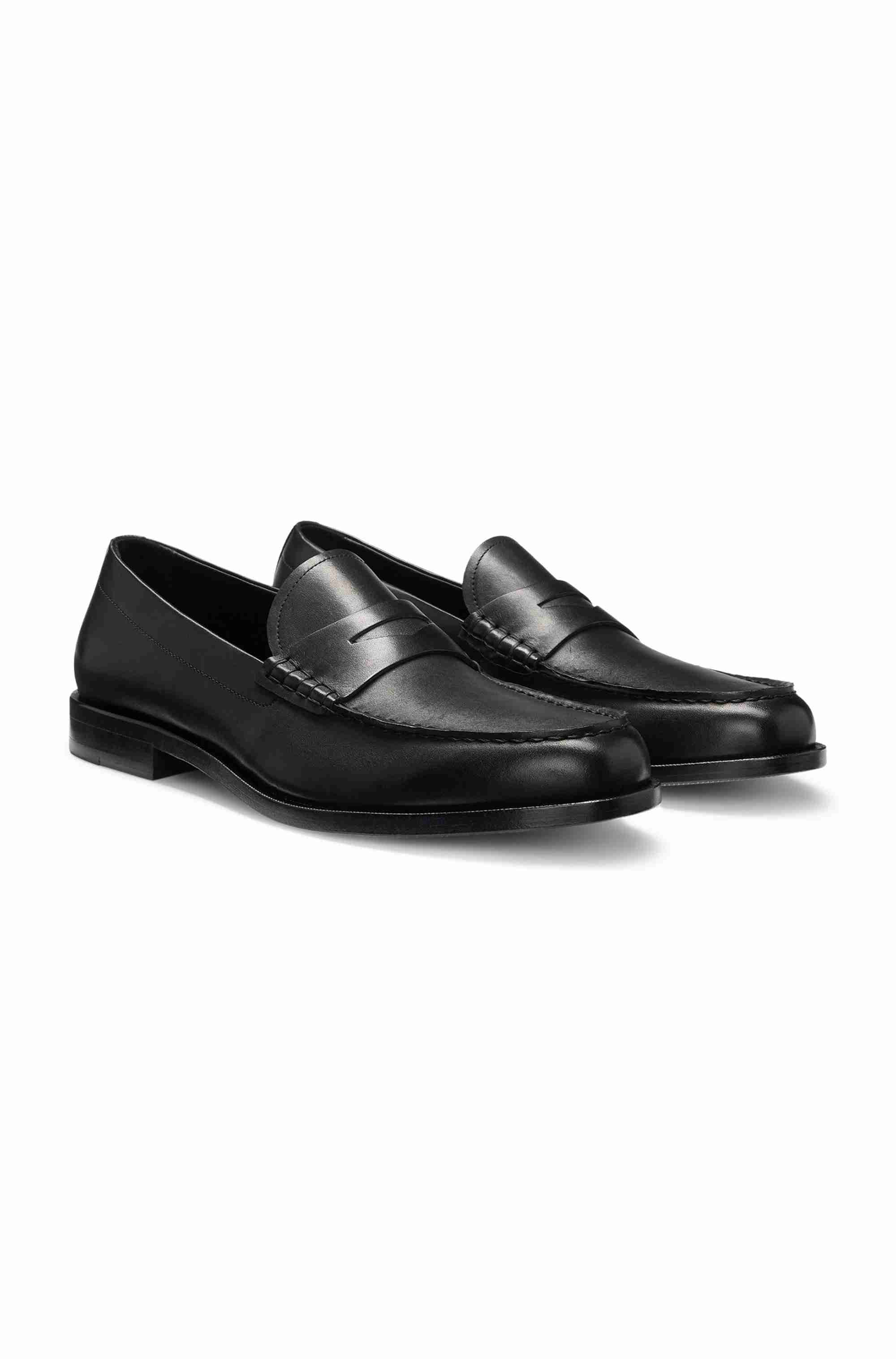 Loafers in smooth leather with penny trim