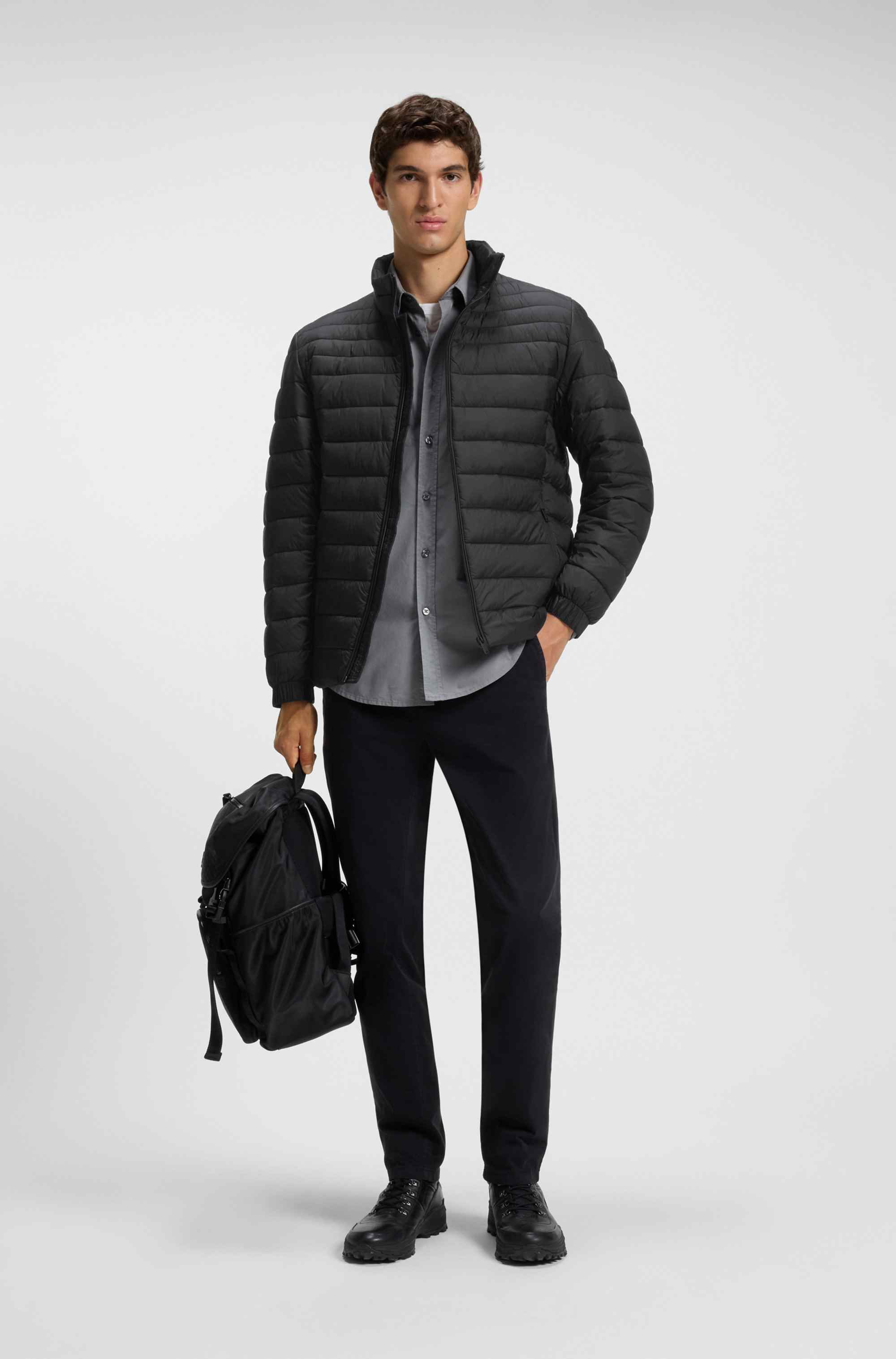 Packable slim-fit jacket with water-repellent mixed quilting