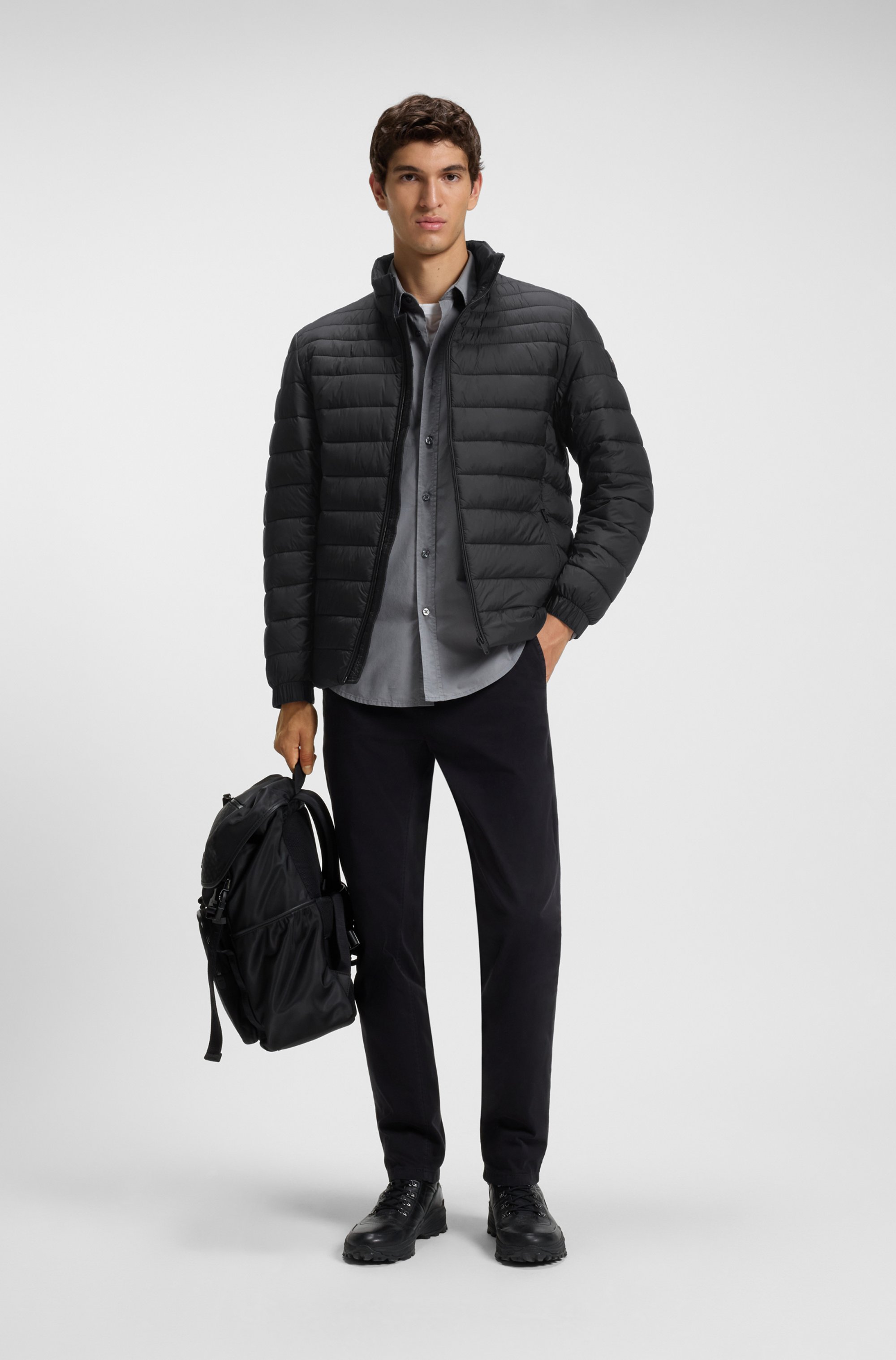 Packable slim-fit jacket with water-repellent mixed quilting