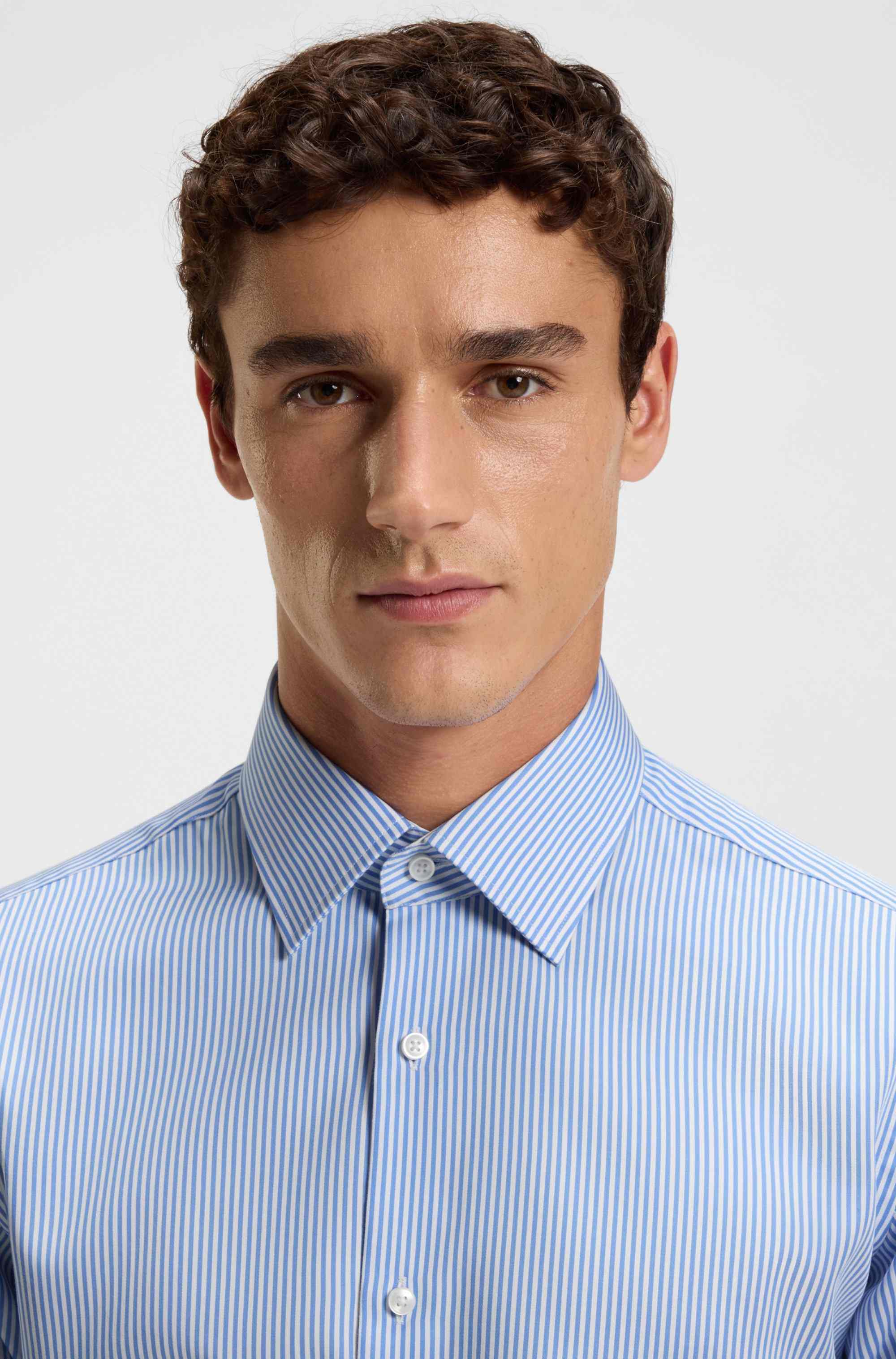 Regular-fit shirt in easy-iron striped cotton satin