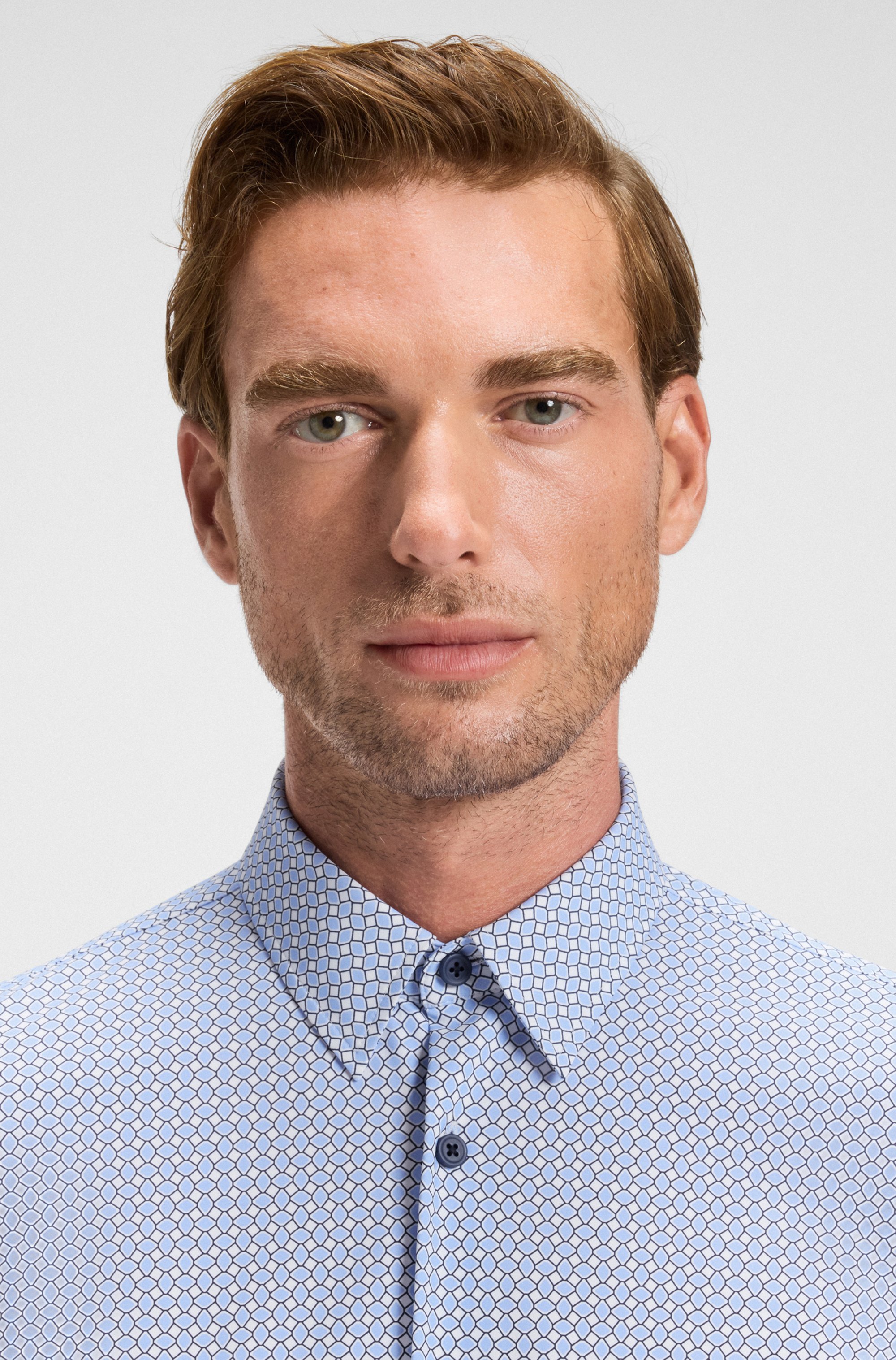 Slim-fit shirt in printed performance-stretch jersey