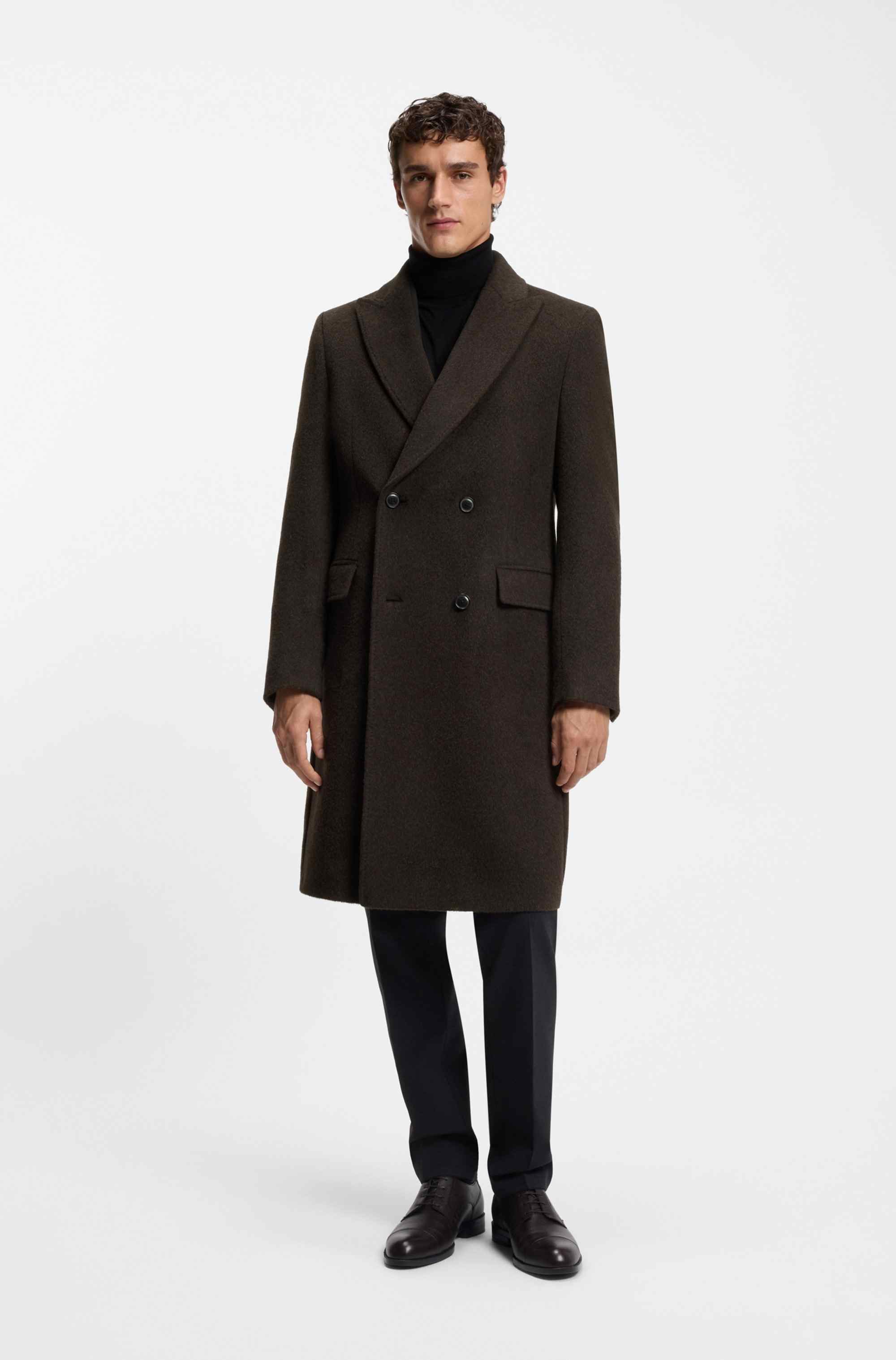 Double-breasted coat in an alpaca blend