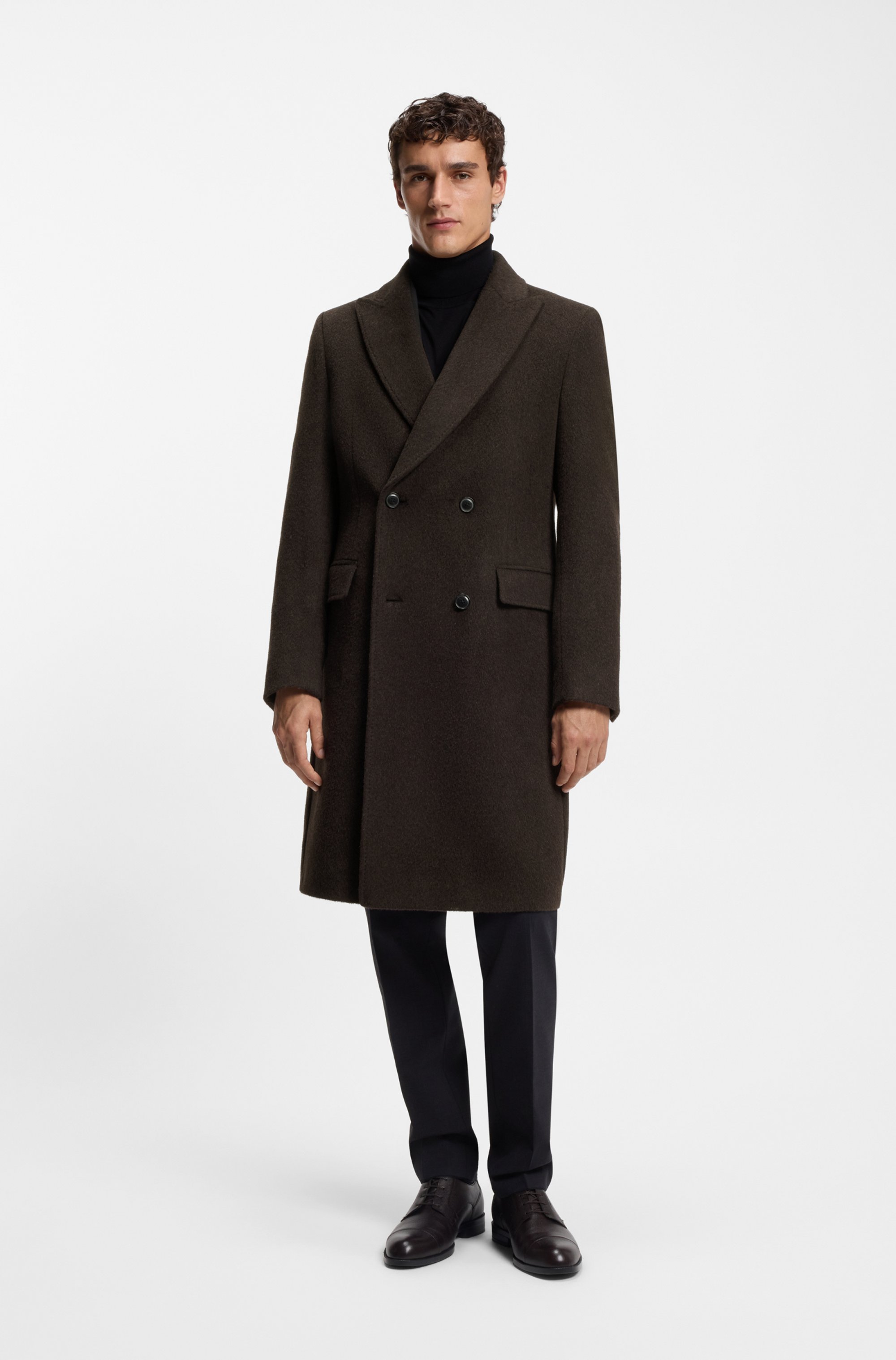 Double-breasted coat in an alpaca blend