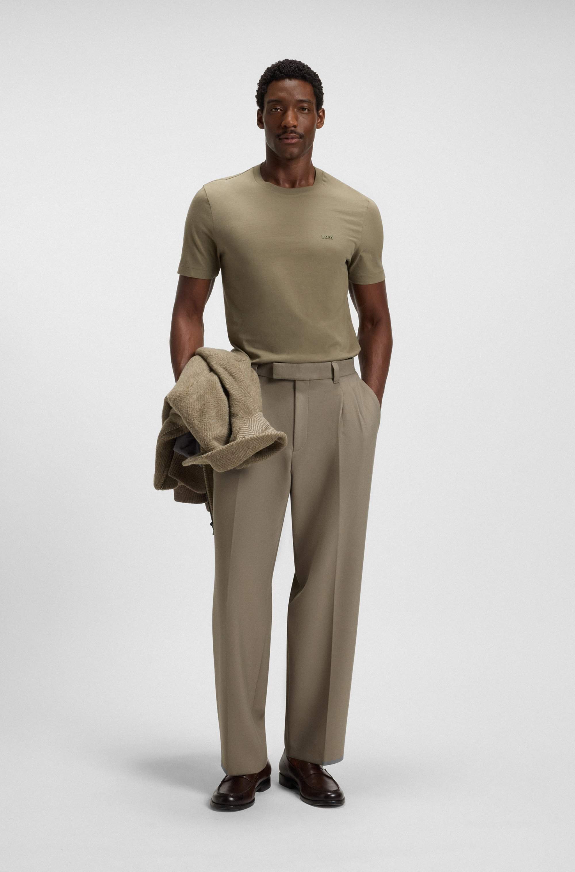 Relaxed-fit trousers with double pleat