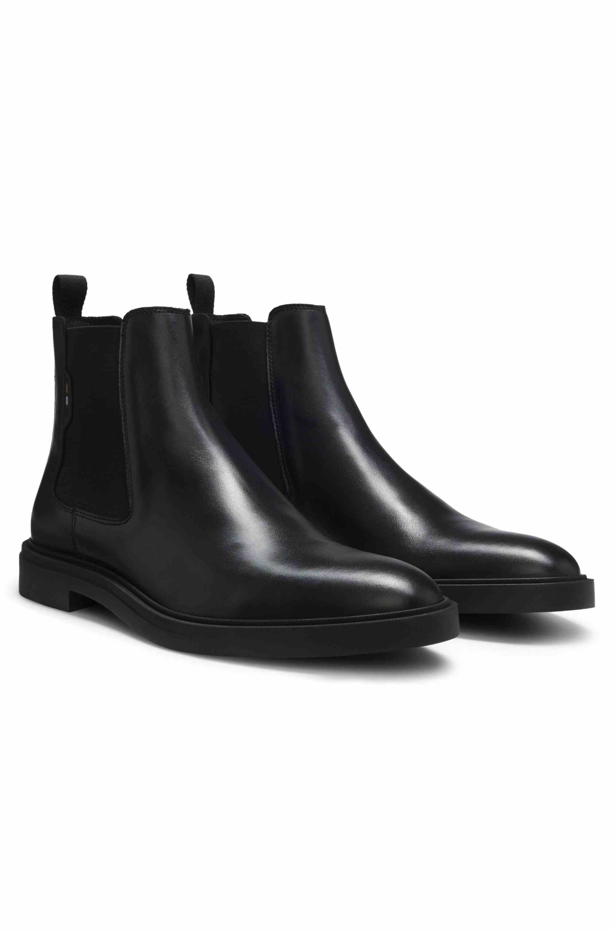 Chelsea boots in nappa leather with signature-stripe detail